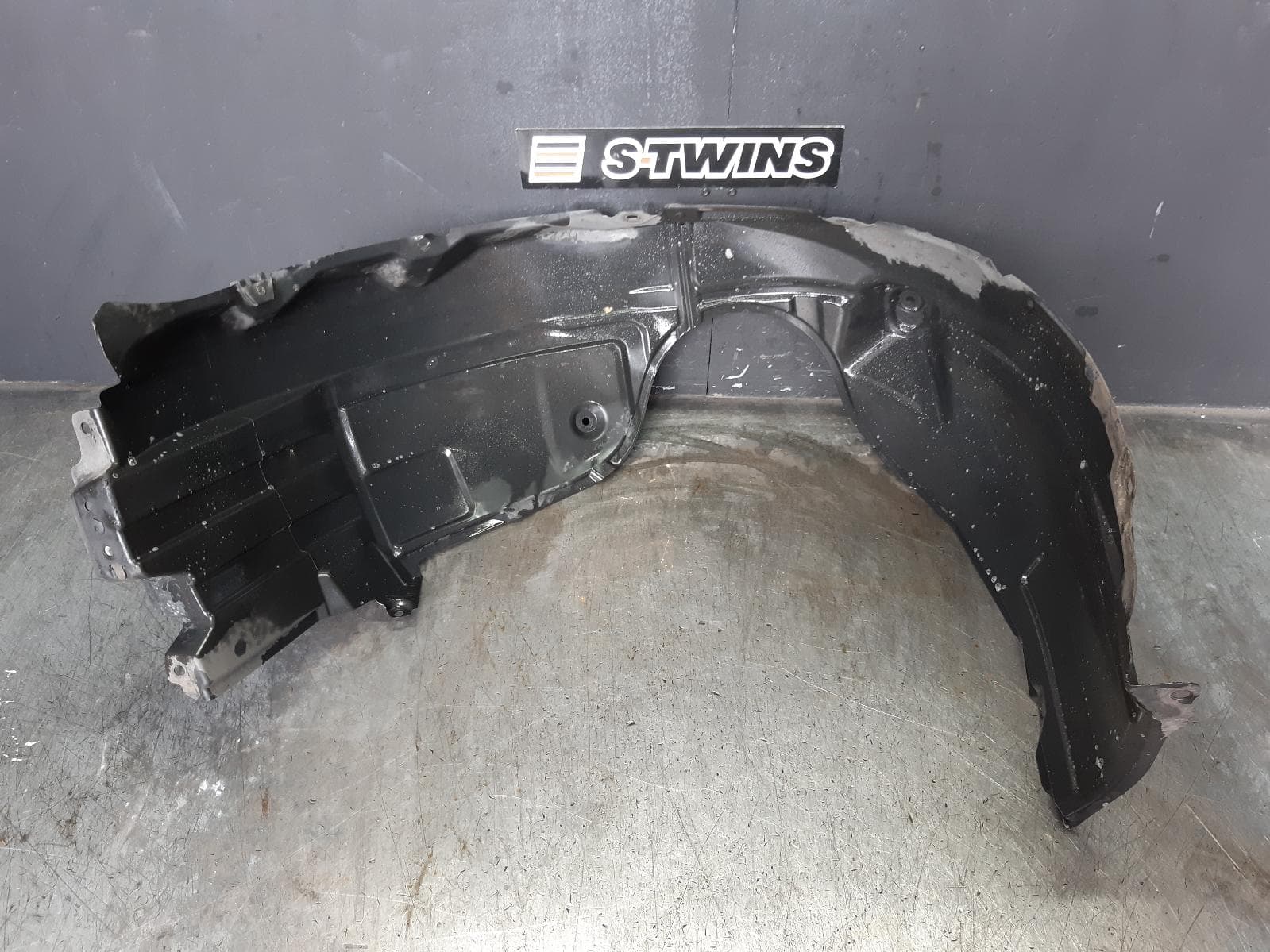 Used auto part listing image: 2013 TOYOTA CAMRY LEFT GUARD LINER ASV50, ATARA R/S/SX/SL, 11/11-05/15 0000364192