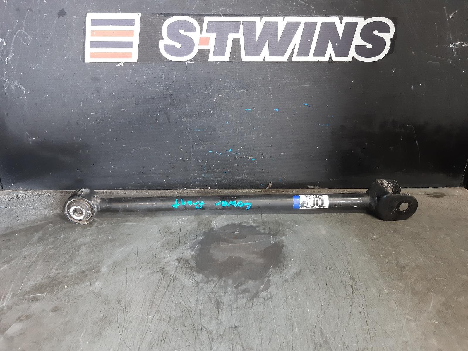 Used auto part listing image: 2013 TOYOTA CAMRY RIGHT REAR TRAILING ARM LOWER CONTROL ARM-FRONT, ACV50, 11/11-10/17 0000364303