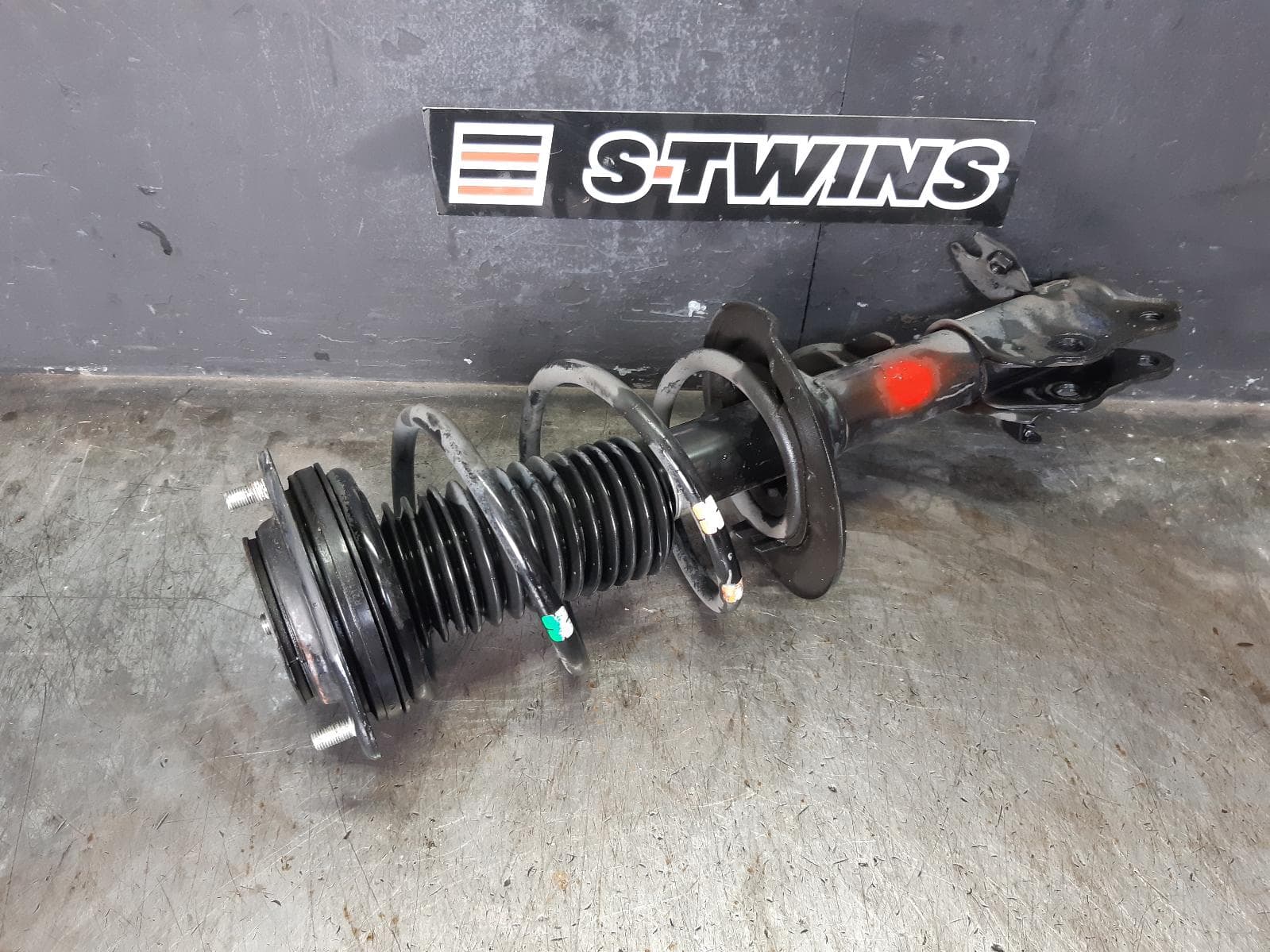 Used auto part listing image: 2020 SUBARU IMPREZA LEFT FRONT STRUT G5, SEDAN, 11/16-09/23 0000364094