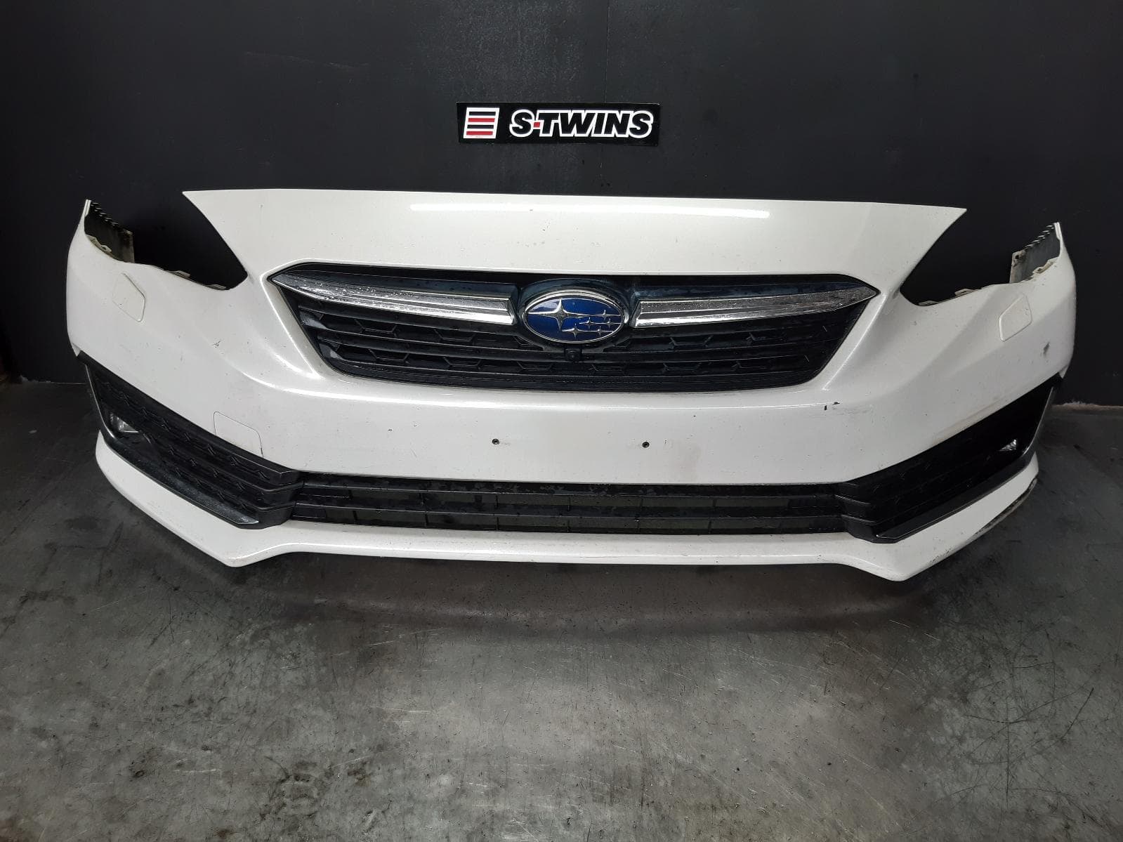 Used auto part listing image: 2020 SUBARU IMPREZA FRONT BUMPER G5, BUMPER BAR, W/ H/LAMP WASHER TYPE, 03/20-09/23 0000363877