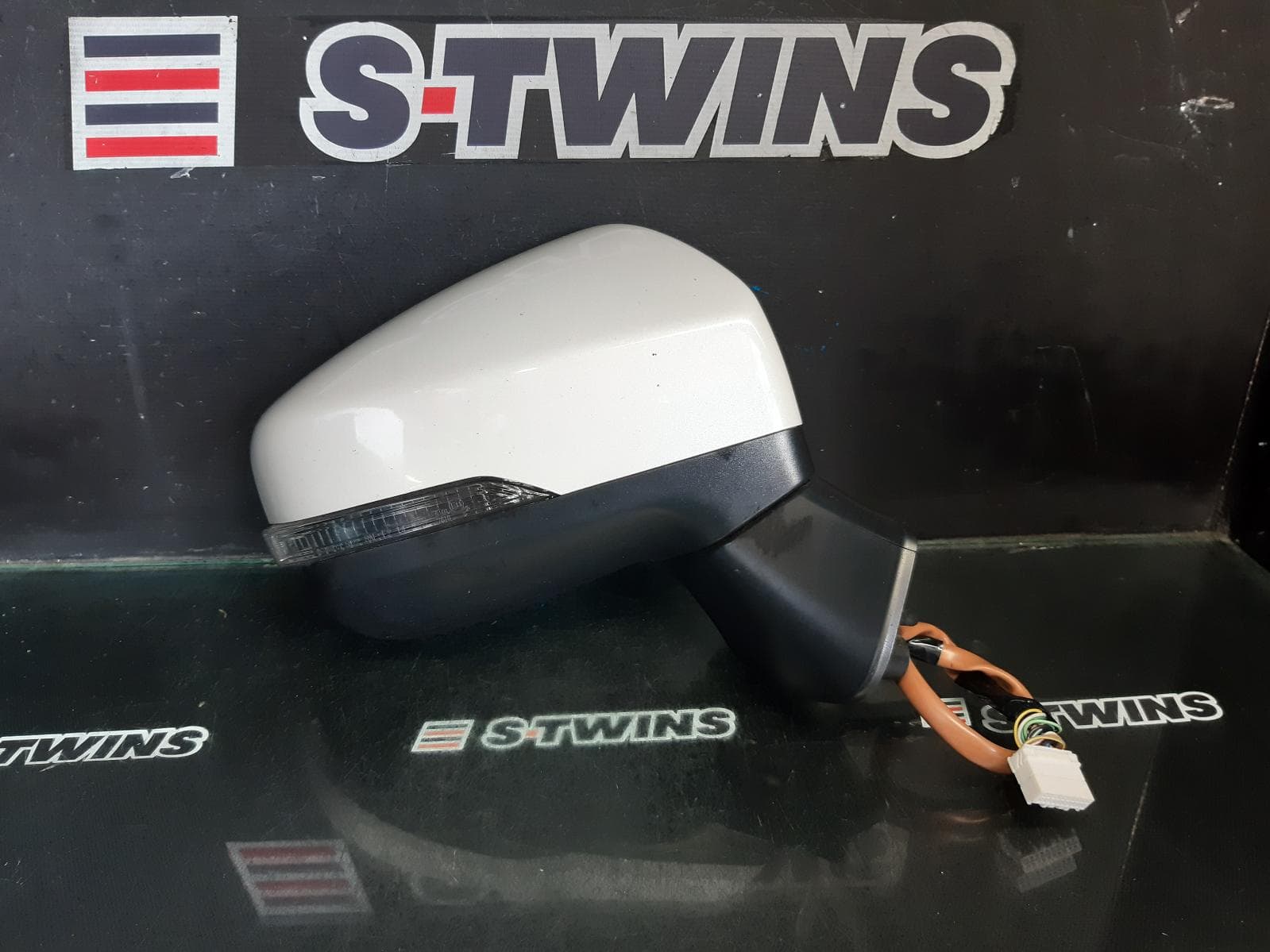 Used auto part listing image: 2020 SUBARU IMPREZA RIGHT DOOR MIRROR G5, AUTO FOLDING, W/ MEMORY, W/ AUTO DIP, W/ BLIND SPOT & HEATED, 03/20-09/23 0000364260