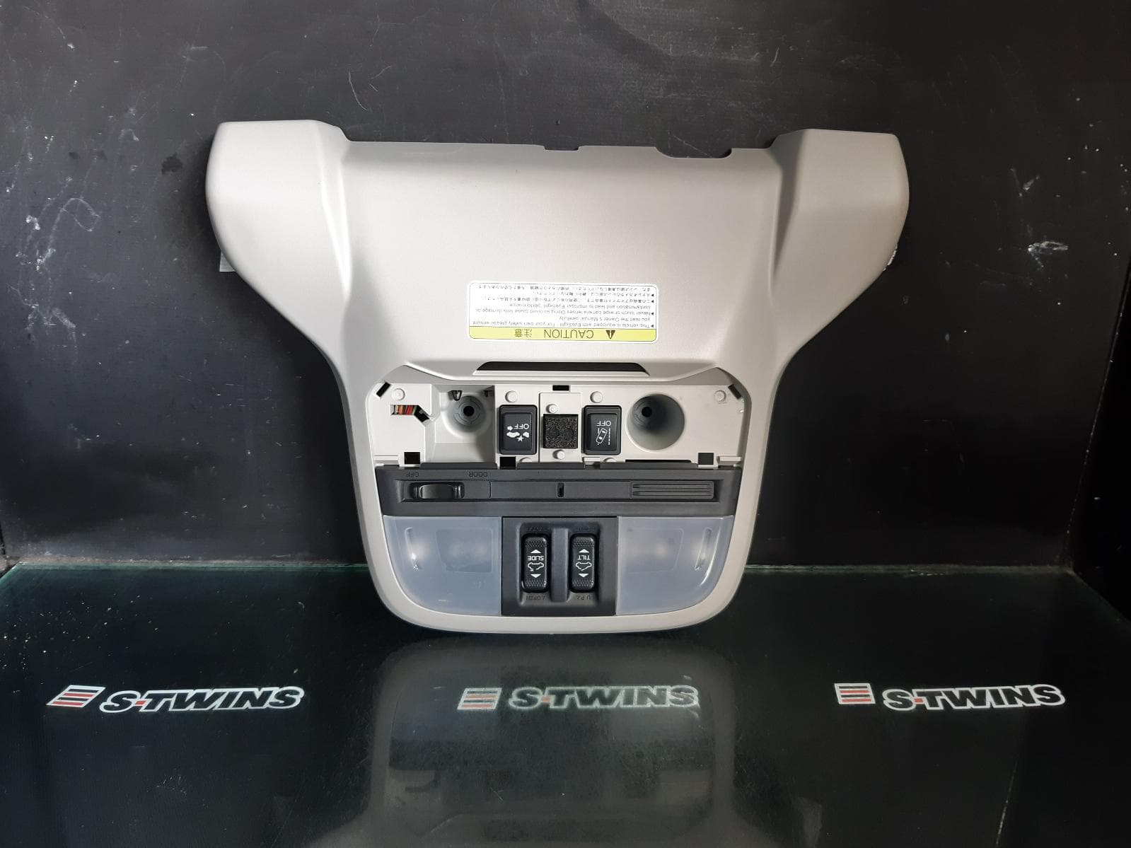 Used auto part listing image: 2020 SUBARU IMPREZA COURTESY LIGHT FRONT, W/ SUNROOF TYPE, G5, 11/16-09/23 0000364269