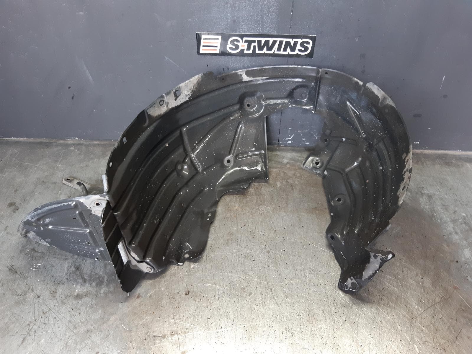 Used auto part listing image: 2016 MAZDA CX3 LEFT GUARD LINER DK, FRONT, 03/15-05/18 0000364429