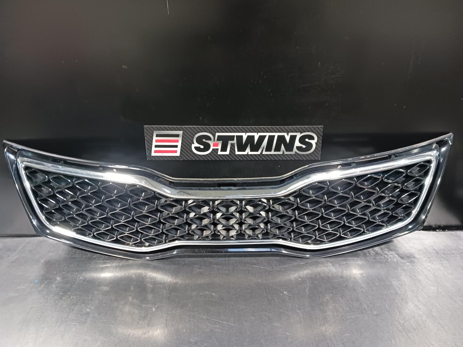 Used auto part listing image: 2012 KIA OPTIMA GRILLE RADIATOR GRILLE, TF, 01/11-09/13 0000217297