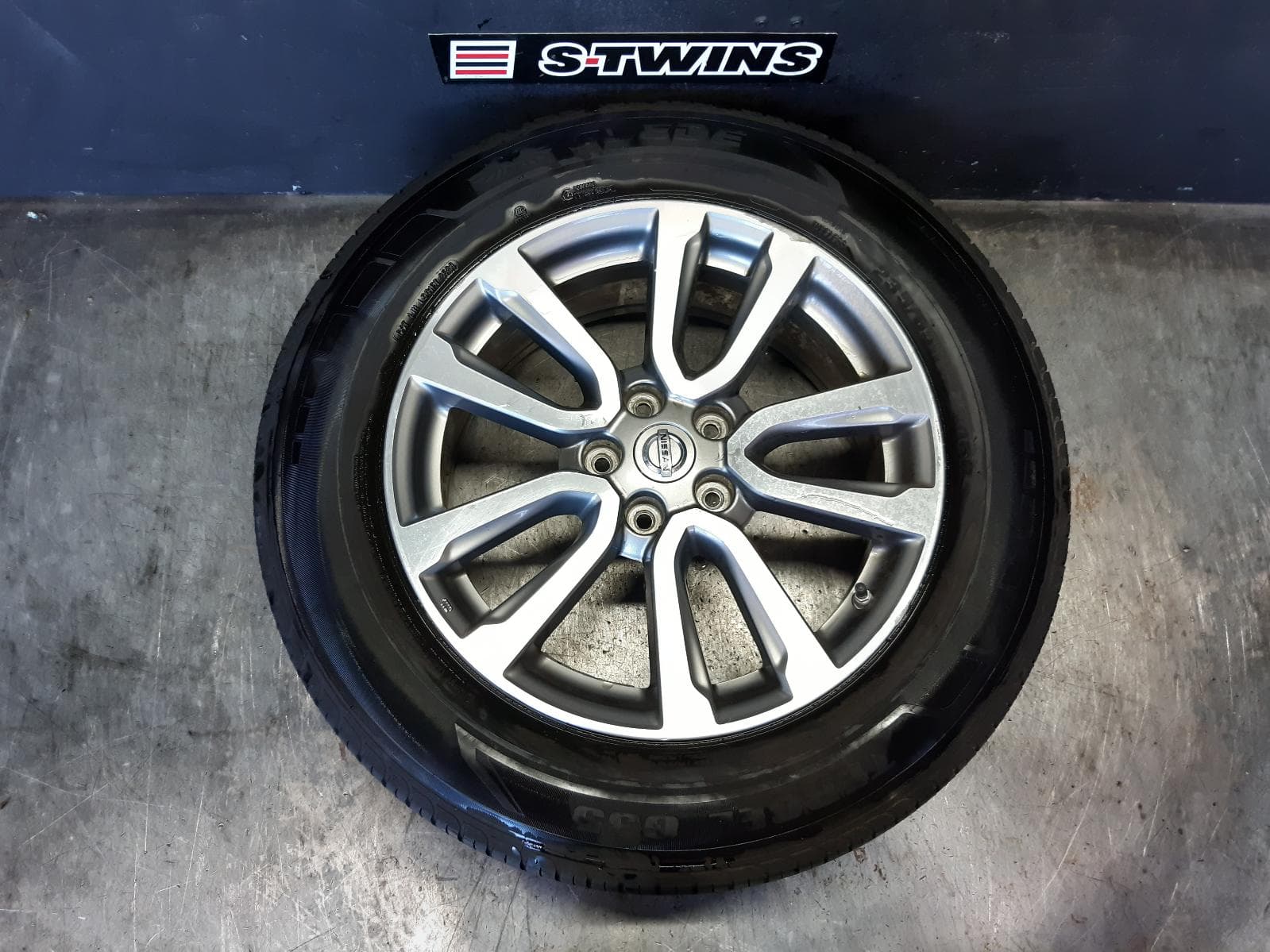 Used auto part listing image: 2015 NISSAN PATHFINDER WHEEL MAG FACTORY, 18X7.5IN, ST/ST-L, R52, 06/13-11/16 0000365547