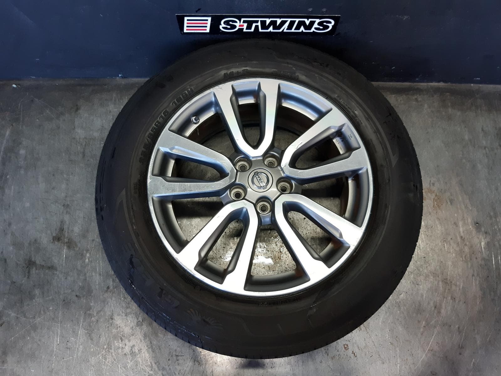 Used auto part listing image: 2015 NISSAN PATHFINDER WHEEL MAG FACTORY, 18X7.5IN, ST/ST-L, R52, 06/13-11/16 0000365549