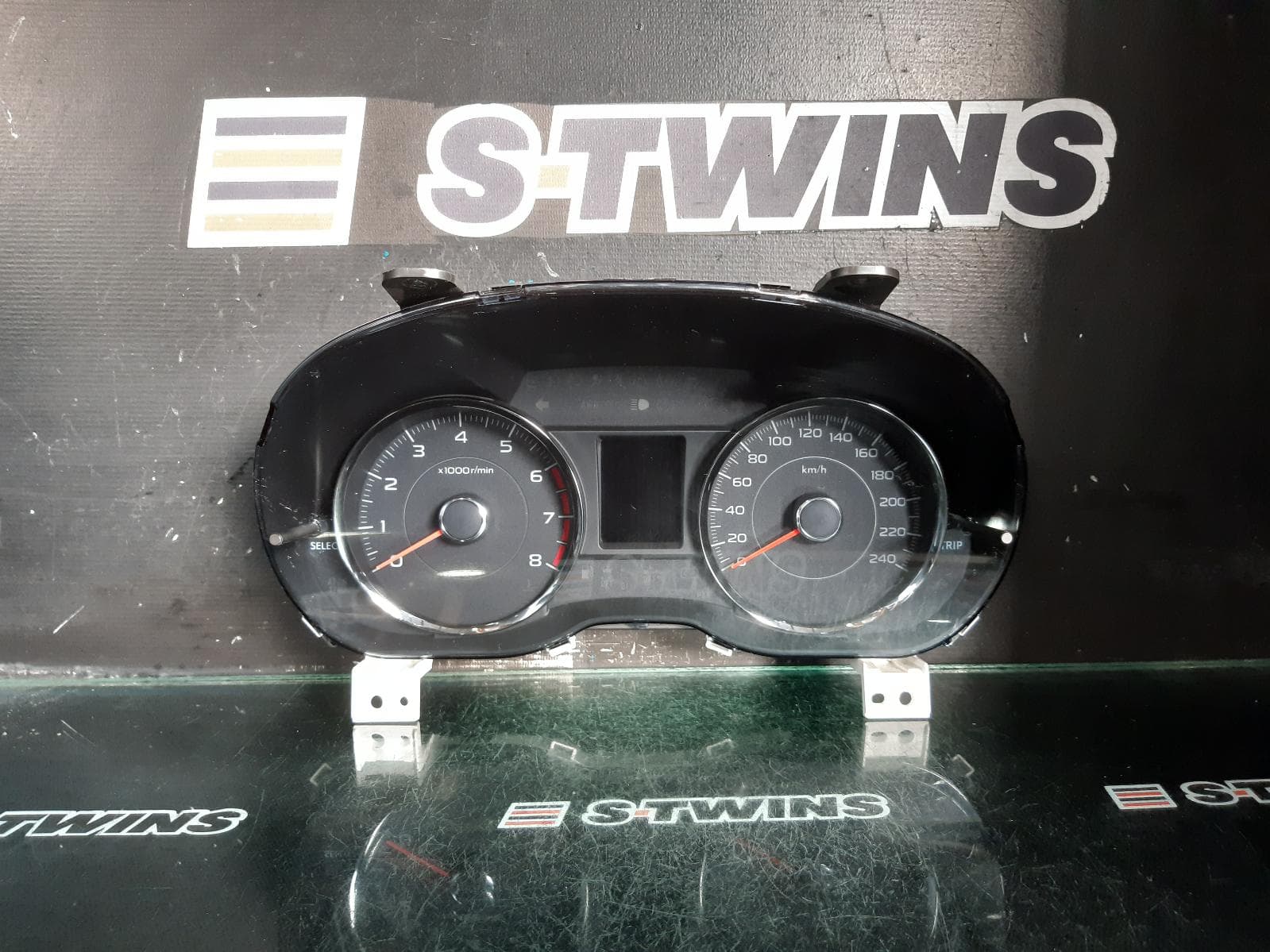 Used auto part listing image: 2014 SUBARU FORESTER INSTRUMENTCLUSTER INSTRUMENT CLUSTER, PETROL, 2.0, AUTO T/M, 8 SPEED, TURBO, SJ, 12/12-08/18 0000295532