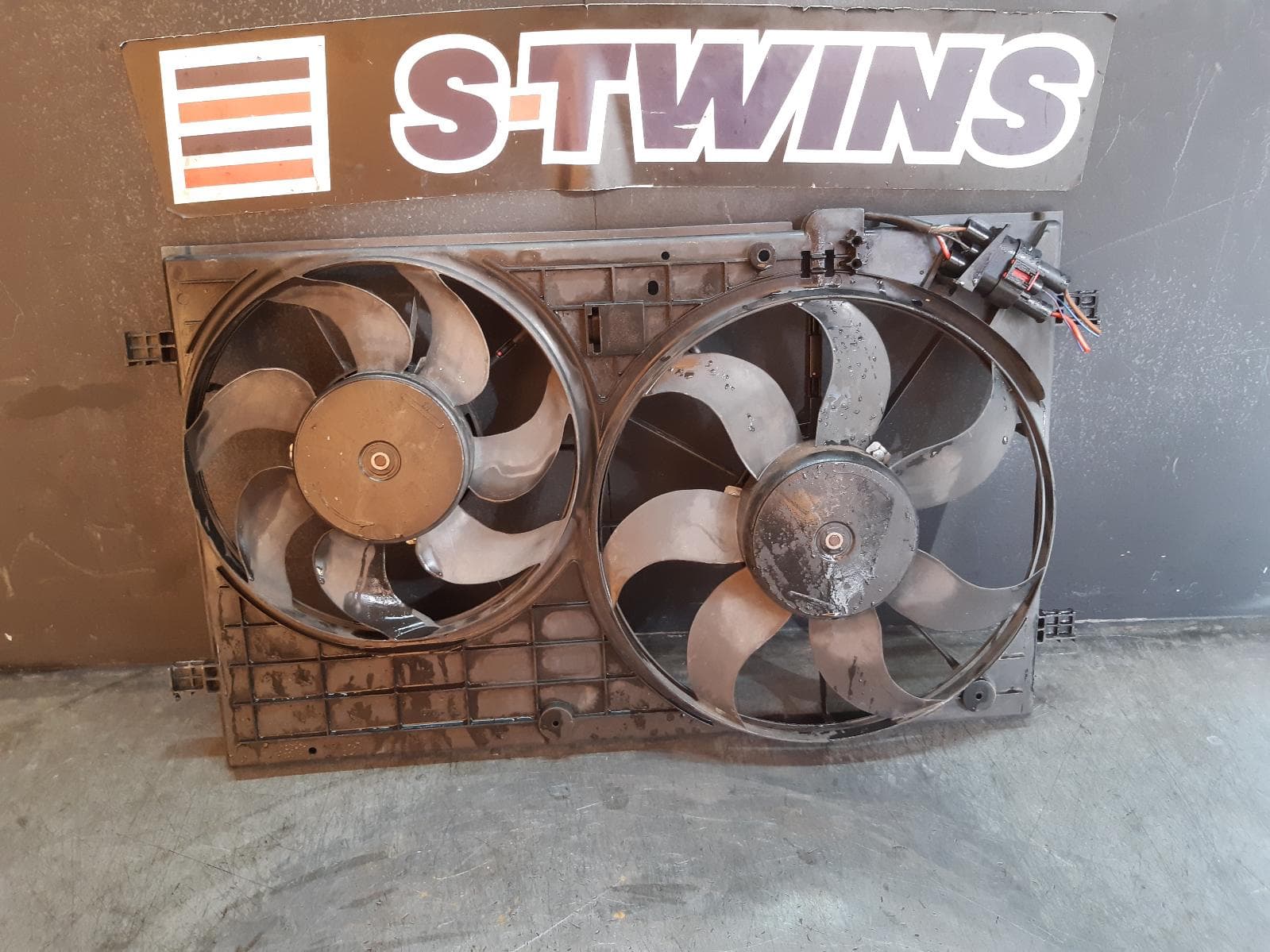 Used auto part listing image: 2013 SKODA FABIA FAN DUAL FAN ASSY, 1.4, PETROL, 5J, 08/11-01/15 0000085313
