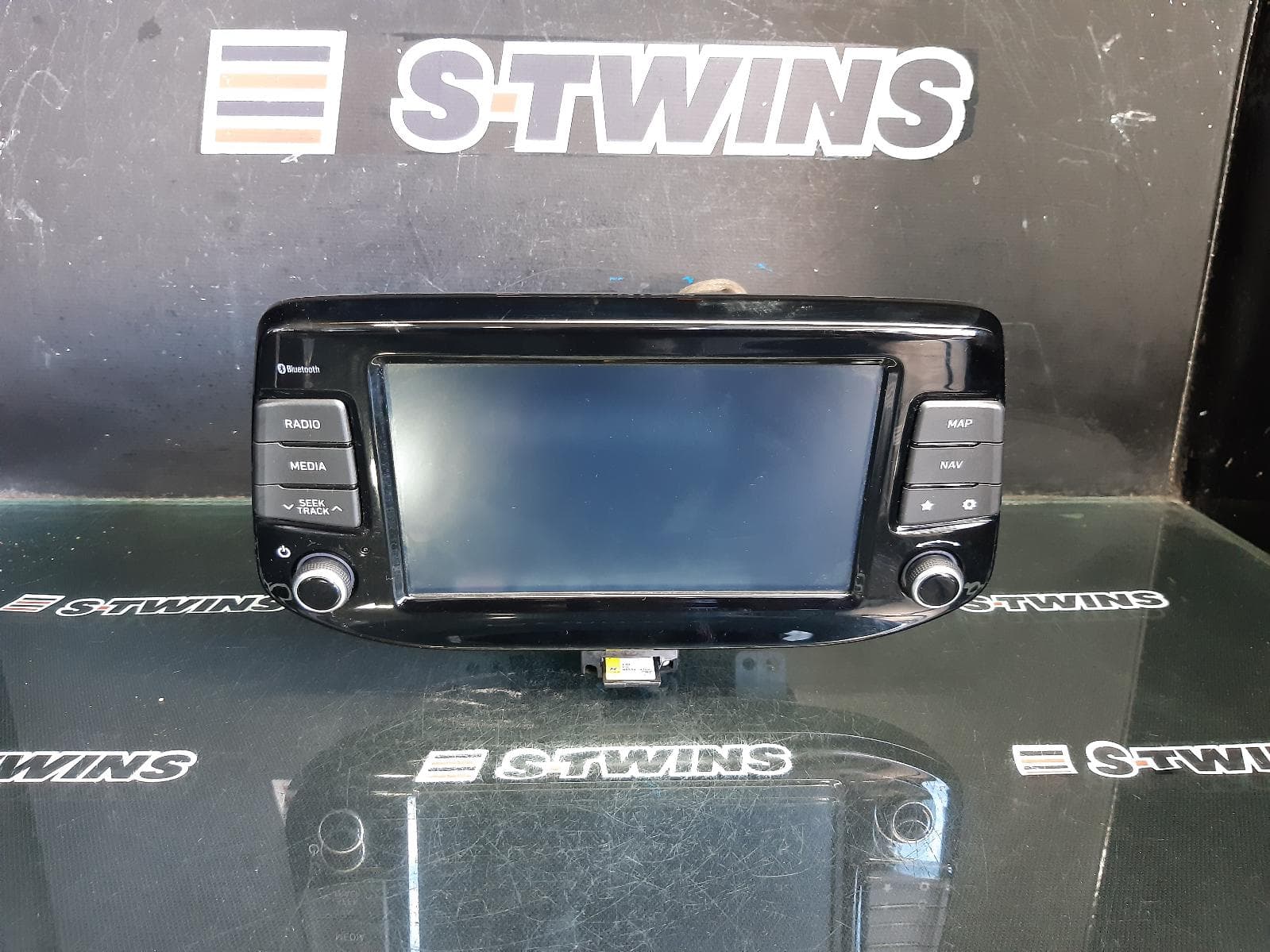 Used auto part listing image: 2018 HYUNDAI I30 HEAD UNIT, W/ DISPLAY UNIT, 8IN TOUCHSCREEN, W/ SAT NAV/STANDARD AUDIO TYPE, PD, HATCH (S. KOREA VIN KMHH), 03/17-07/20 0000365127