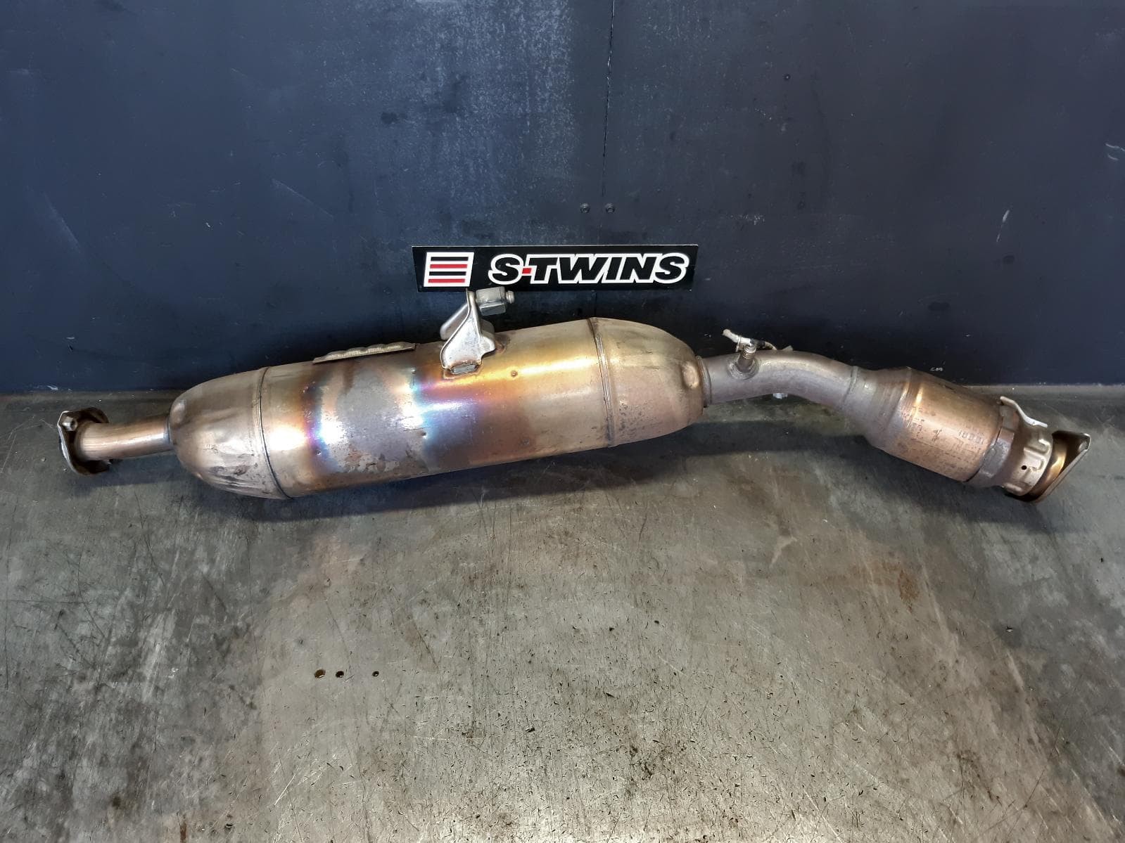 Used auto part listing image: 2017 TOYOTA COROLLA CATALYTIC CONVERTER UNDER CAR-CAT TYPE, 1.8, PETROL, NON HYBRID, ZRE182R, 08/12-06/18 0000365401