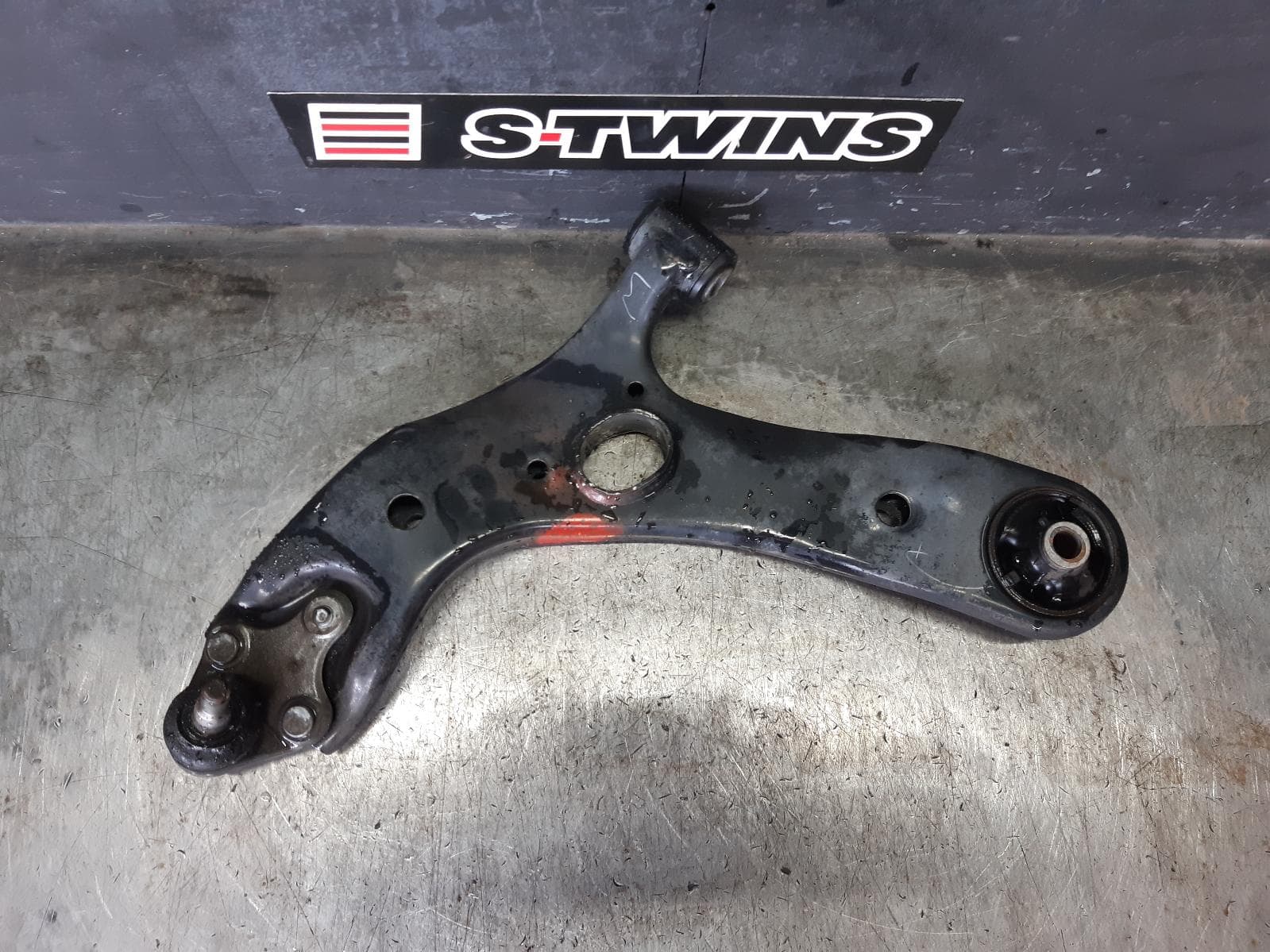 Used auto part listing image: 2017 TOYOTA COROLLA LEFT FRONT LOWER CONTROL ARM ZRE182R/ZWE186R, HATCH, 08/12-06/18 0000365460