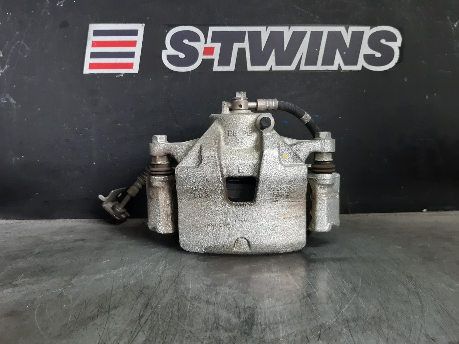 Used auto part listing image: 2018 HYUNDAI I30 CALIPER LH FRONT, PD, HATCH (S. KOREA VIN KMHH), GREY, GO/ACTIVE/ELITE/SR/N LINE, 03/17-12/23 0000364842