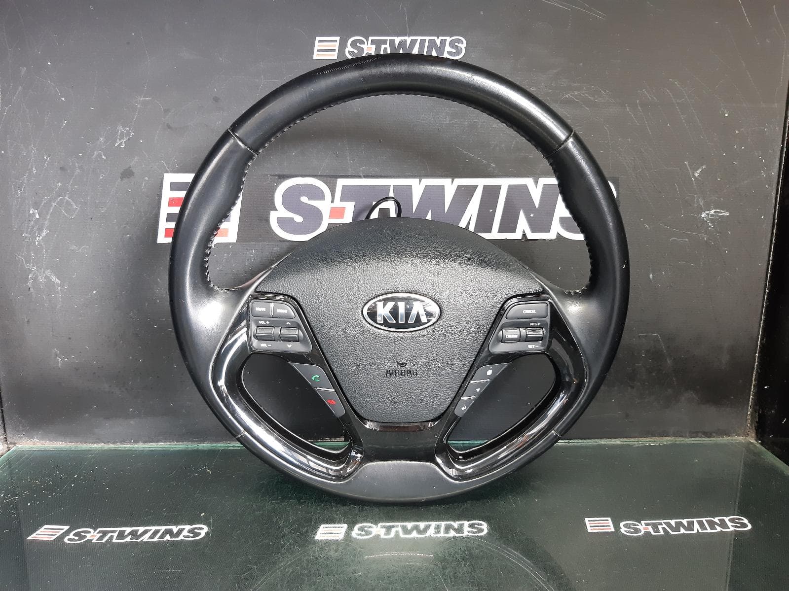 Used auto part listing image: 2017 KIA CERATO STEERING WHEEL LEATHER, YD, STANDARD TYPE, 04/13-05/18 0000365832