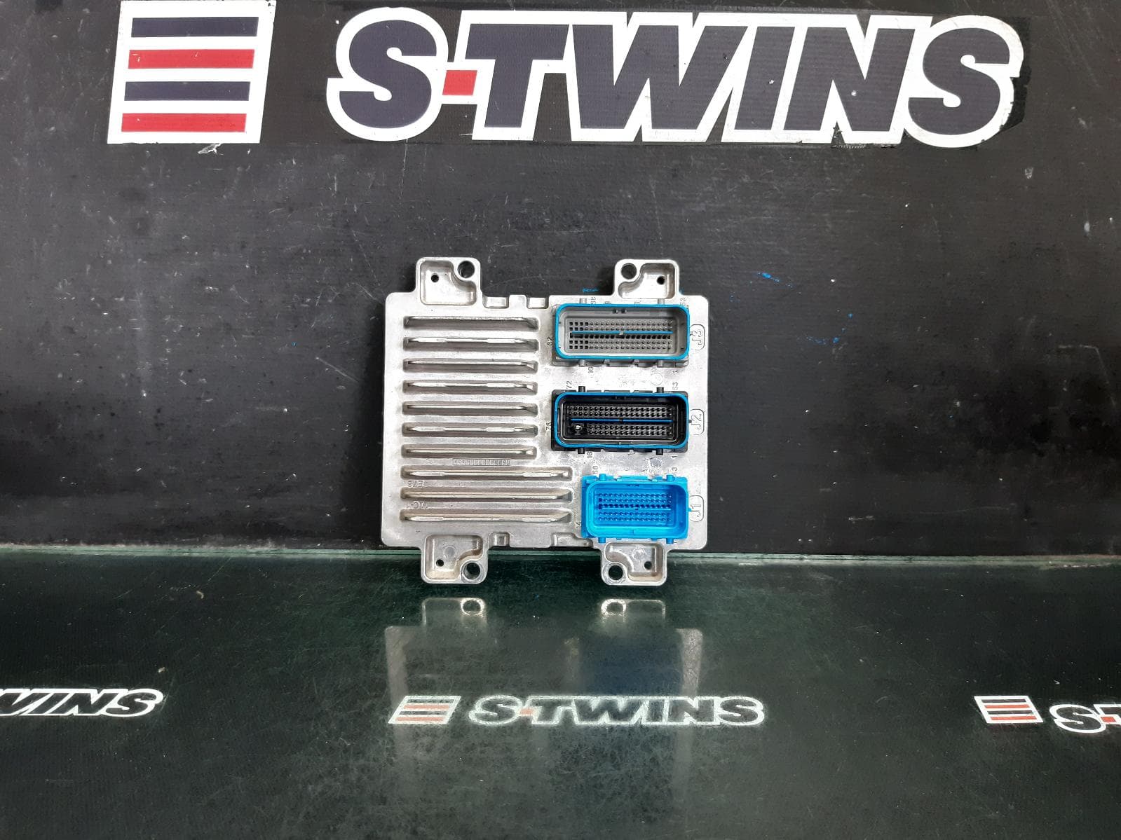 Used auto part listing image: 2015 HOLDEN CRUZE ENGINE ECU, 1.8, PETROL, ECU ONLY, JH (8TH VIN = M), 03/13-01/17 0000365744