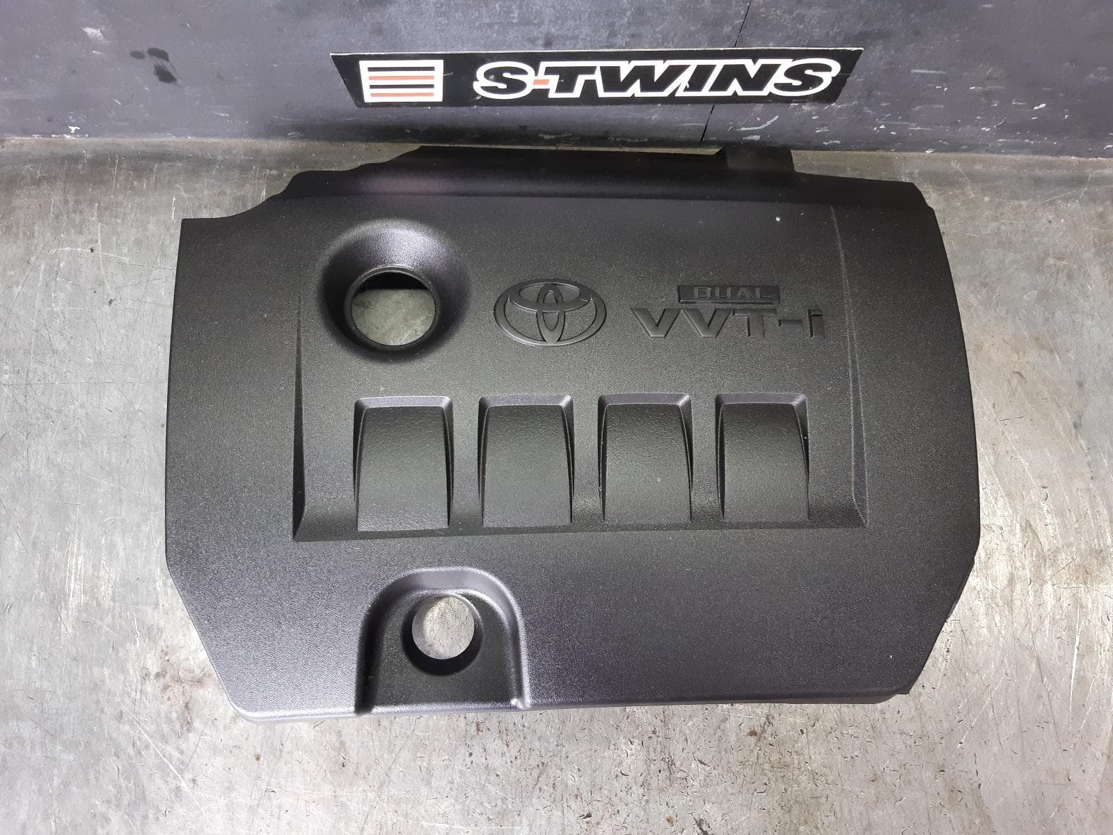 Used auto part listing image: 2016 TOYOTA COROLLA ENGINE COVER ZRE182R, 08/12- 0000366198