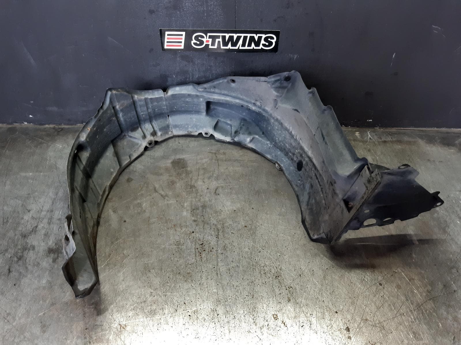 Used auto part listing image: 2016 TOYOTA COROLLA LEFT GUARD LINER ZRE182R/ZWE186R, HATCH, 08/12-06/18 0000366128