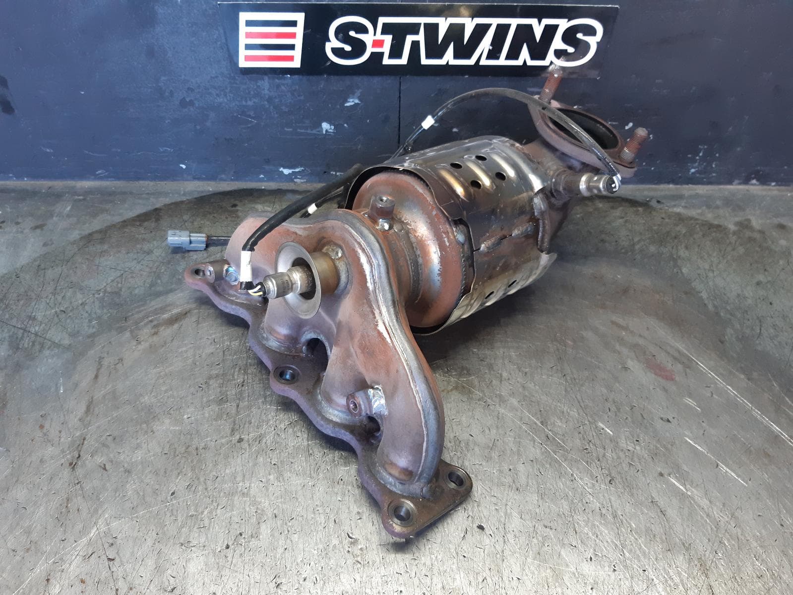 Used auto part listing image: 2016 KIA SPORTAGE CATALYTIC CONVERTER MANIFOLD-CAT TYPE, 2.4, PETROL, QL, 10/15-08/21 0000366589