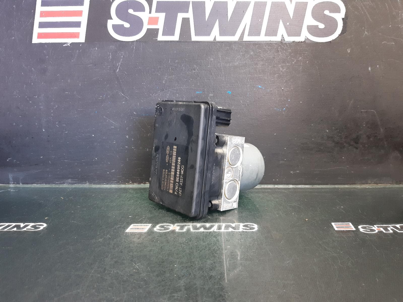 Used auto part listing image: 2016 KIA SPORTAGE ABS PUMP MODULATOR QL, P/N 58920D9920, 10/15-08/21 0000366595