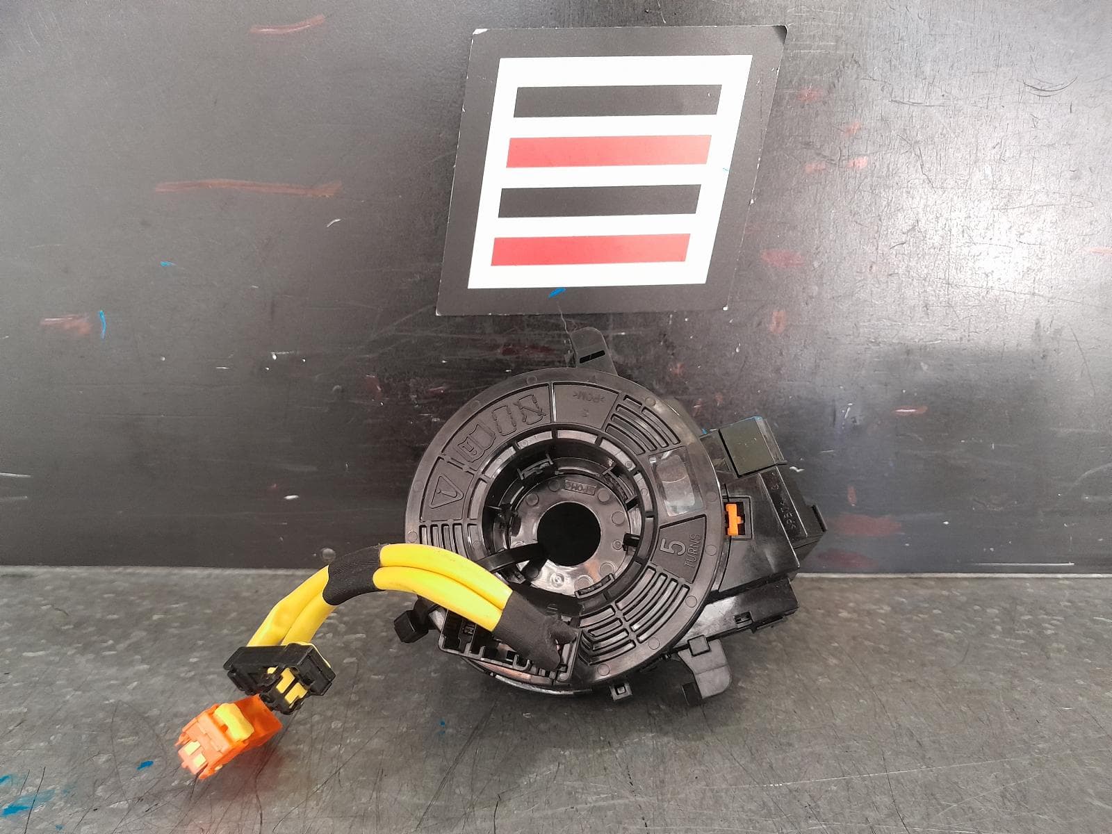 Used auto part listing image: 2011 TOYOTA KLUGER CLOCKSPRING, GSU40-GSU45, 05/07-02/14 0000367833
