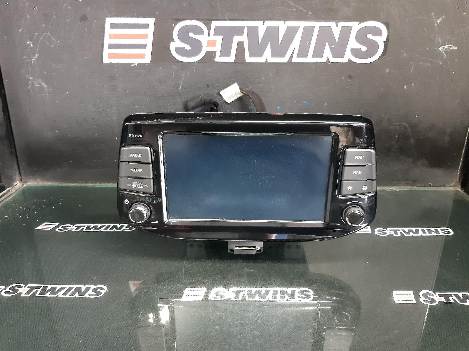 Used auto part listing image: 2018 HYUNDAI I30 HEAD UNIT, W/ DISPLAY UNIT, 8IN TOUCHSCREEN, W/ SAT NAV/STANDARD AUDIO TYPE, PD, HATCH (S. KOREA VIN KMHH), 03/17-07/20 0000367080