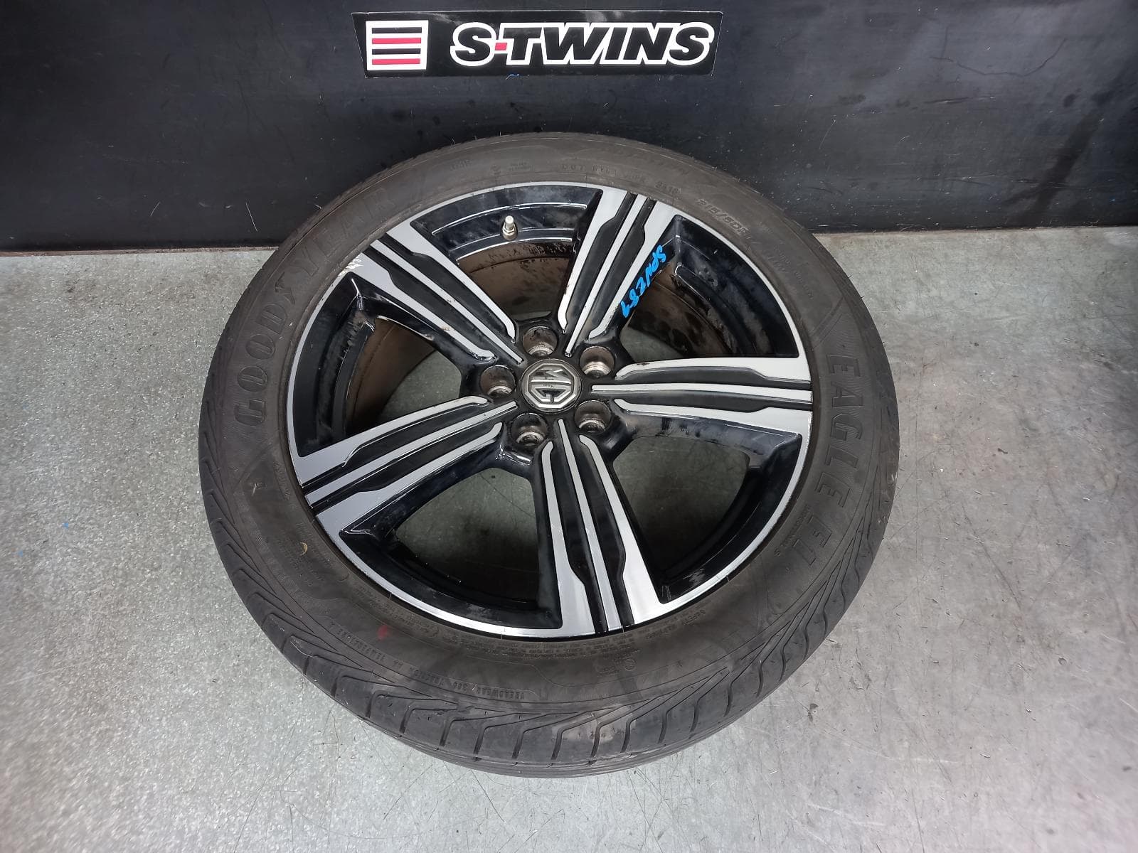 Used auto part listing image: 2020 MG ZS WHEEL MAG FACTORY, 17X6.5IN, 5 SPOKE, AZS1, 09/17- 0000367302