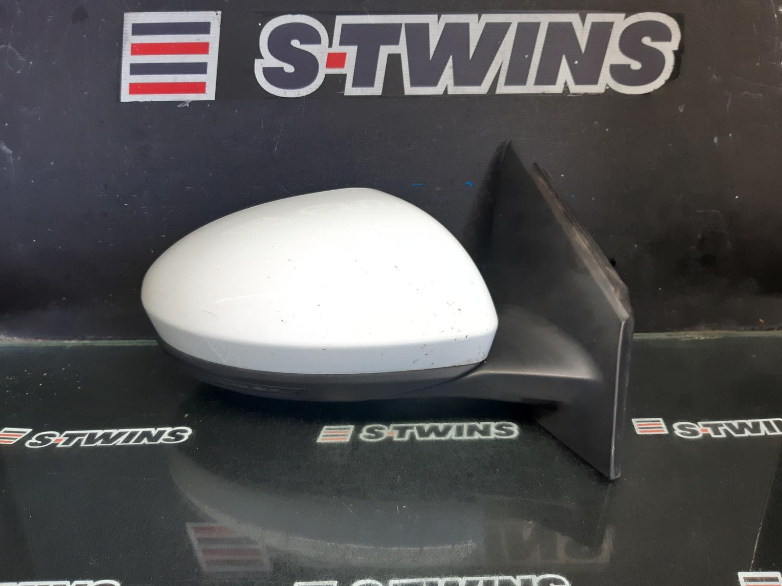 Used auto part listing image: 2018 RENAULT MEGANE RIGHT DOOR MIRROR BFB/KFB/LFF, HATCH/WAGON/SEDAN, 06/16-02/20 0000367800