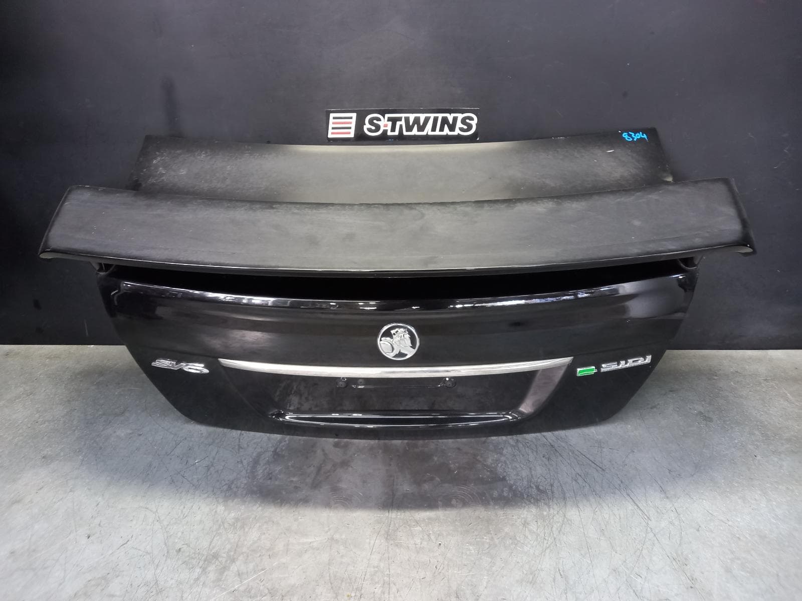 Used auto part listing image: 2011 HOLDEN COMMODORE BOOTLID TAILGATE BOOTLID, VE, SV6/SS/SSV, SPOILERED, W/ CAMERA TYPE, 09/10-05/13 0000351978