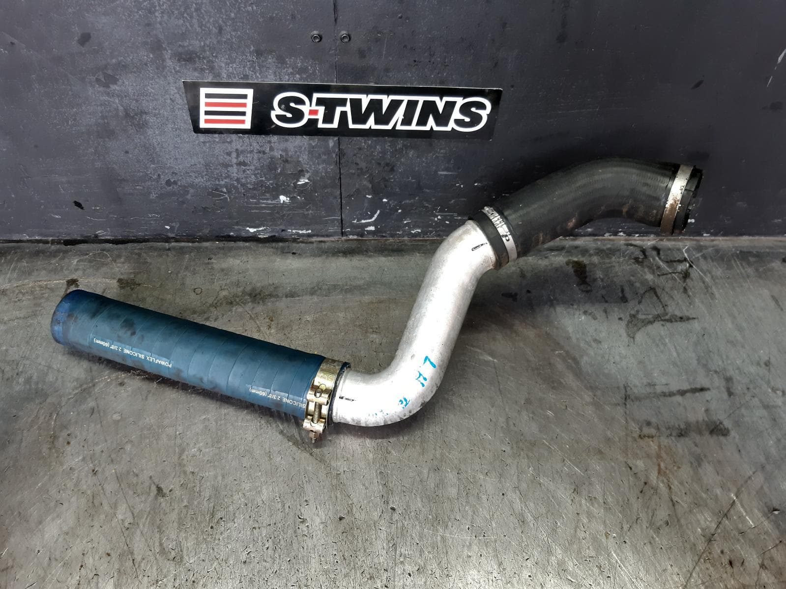 Used auto part listing image: 2012 HOLDEN CAPTIVA INTERCOOLER INTERCOOLER HOSE (LH SIDE), DIESEL, 2.2, CG SERIES 2, 01/11-06/18 0000367992