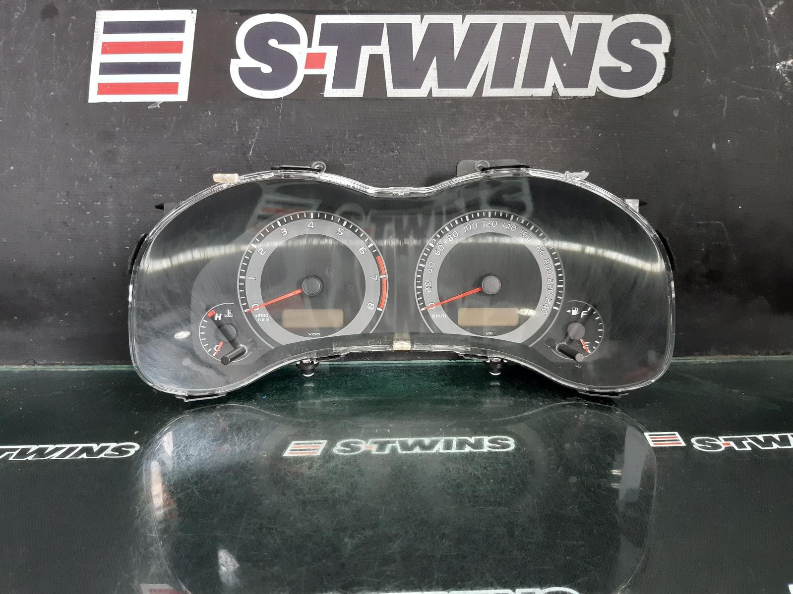 Used auto part listing image: 2011 TOYOTA COROLLA INSTRUMENTCLUSTER AUTO, ZRE152/153R, SEDAN, STANDARD TYPE, 03/10-12/13 0000367974