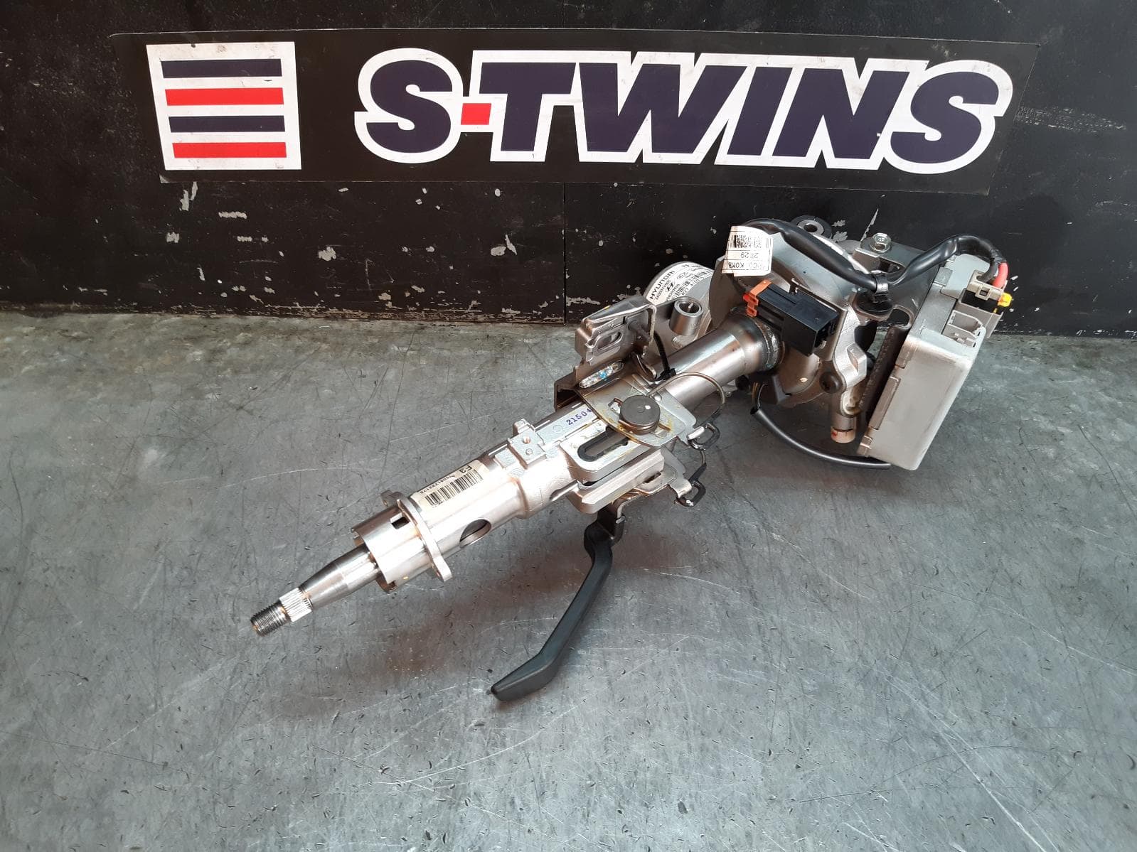 Used auto part listing image: 2016 HYUNDAI VELOSTER STEERING COLUMN FS, 01/14-02/18 0000122637