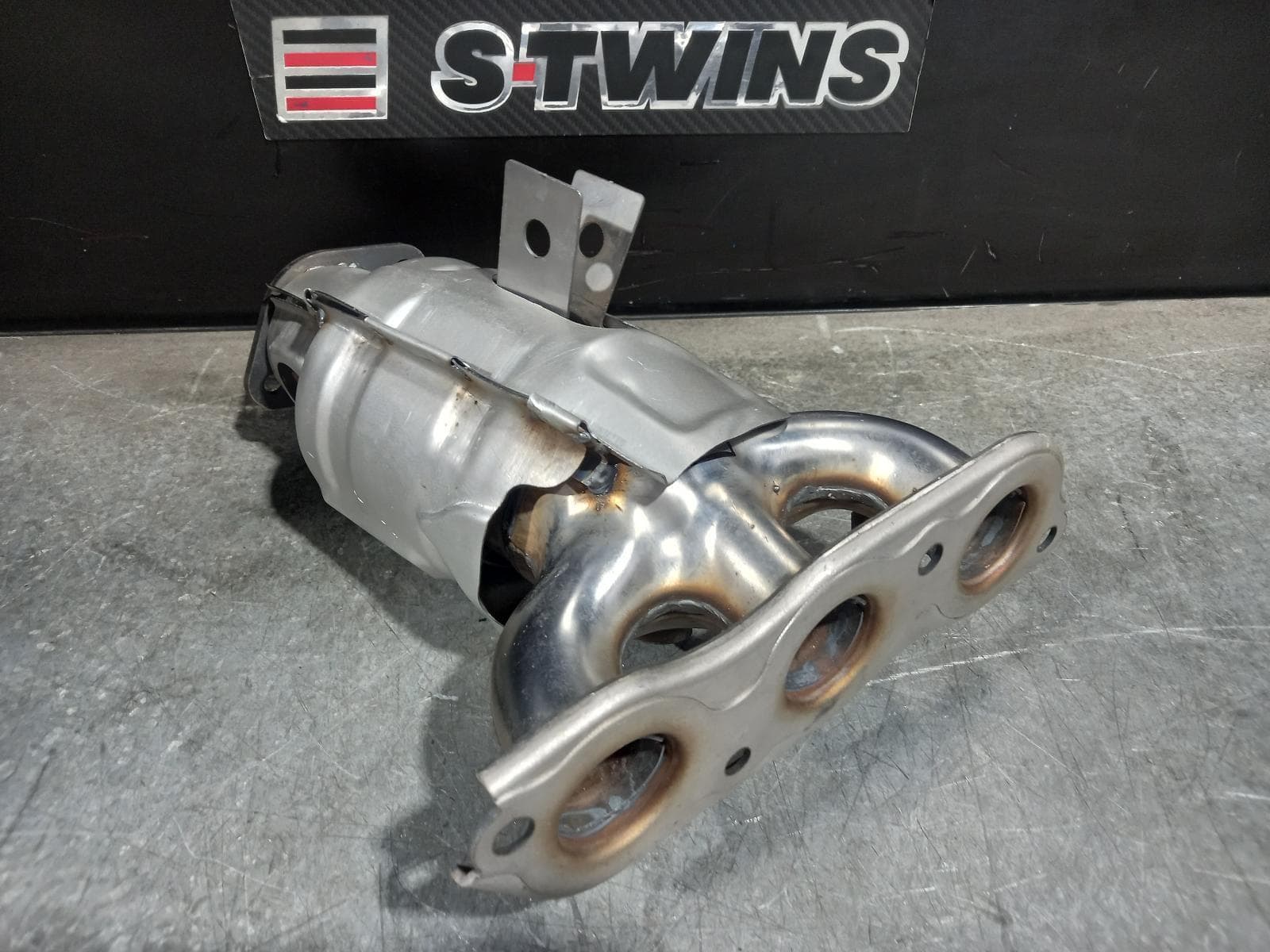Used auto part listing image: NEW 2012 MITSUBISHI OUTLANDER CATALYTIC CONVERTER MANIFOLD-CAT TYPE, 3.0, PETROL, RH SIDE, ZG-ZH, 11/06-10/12 0000207757