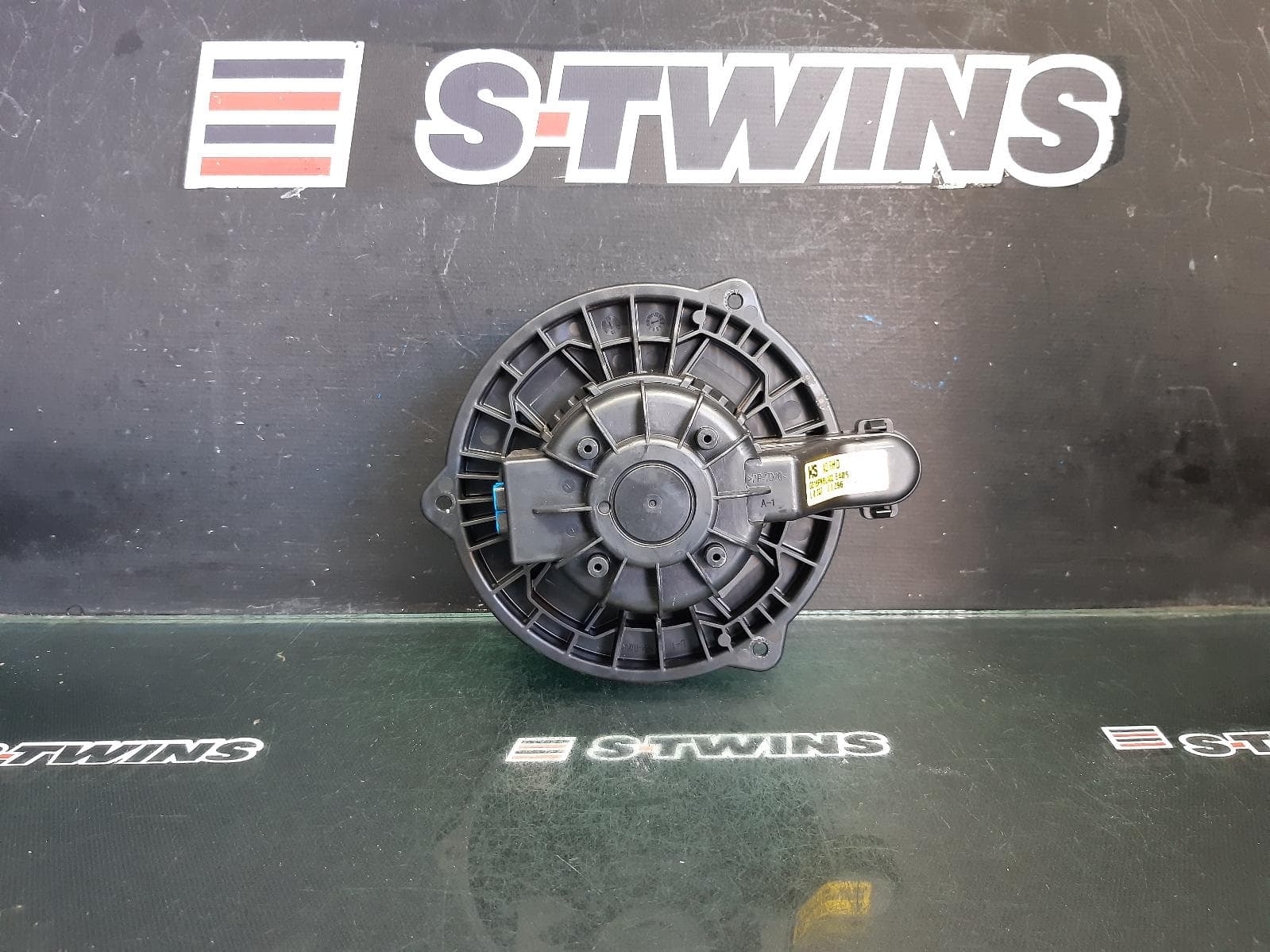 Used auto part listing image: 2018 HYUNDAI I30 HEATER FAN MOTOR PD, HATCH/FASTBACK, 03/17- 0000367944