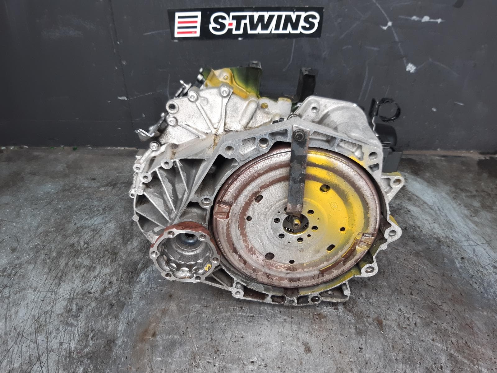 Used auto part listing image: 2013 VOLKSWAGEN POLO TRANS GEARBOX AUTO, PETROL, 1.4, TURBO/SCHARGED, 6R, PKT CODE, 05/10-05/14 0000368224