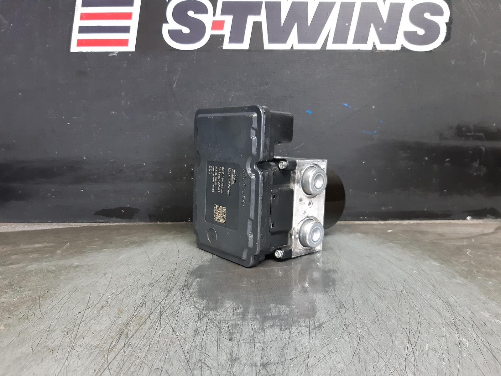 Used auto part listing image: 2016 MITSUBISHI LANCER ABS PUMP MODULATOR CF, P/N 4670A669, 11/15-12/17 0000368500