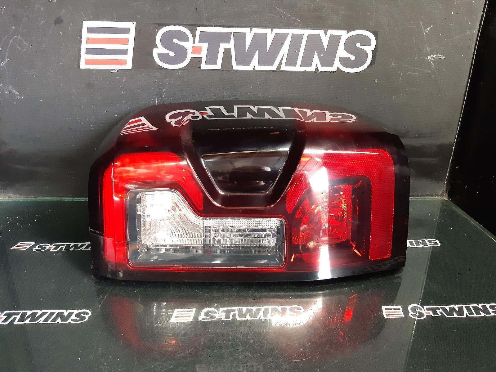 Used auto part listing image: 2023 FORD RANGER RIGHT TAILLIGHT RA, IN BODY, W/ LED REVERSE LIGHT, BLIND SPOT TYPE, 05/22- 0000367861