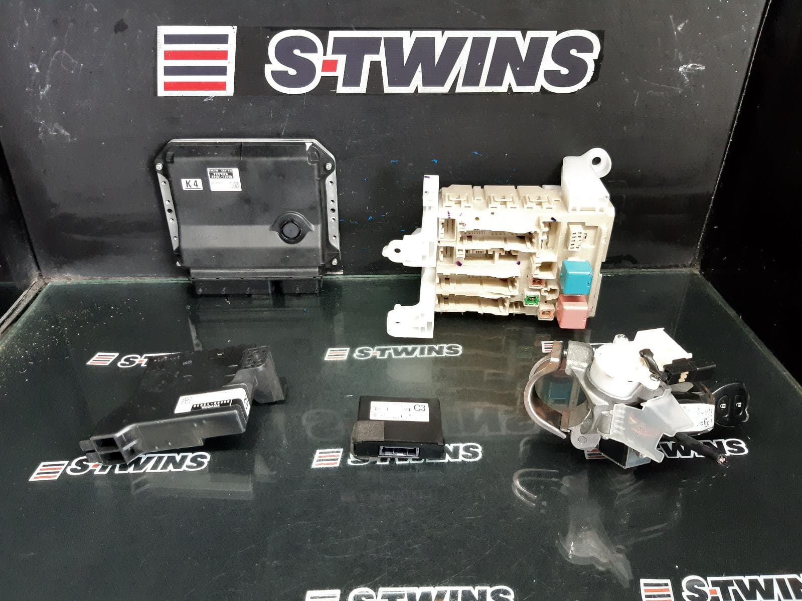 Used auto part listing image: 2011 TOYOTA COROLLA ENGINE ECU, AUTO T/M, 89661-12K40, SEC SET (ECU/IMM/READER/KEY), ZRE152/153R, 03/07-10/13 0000367970