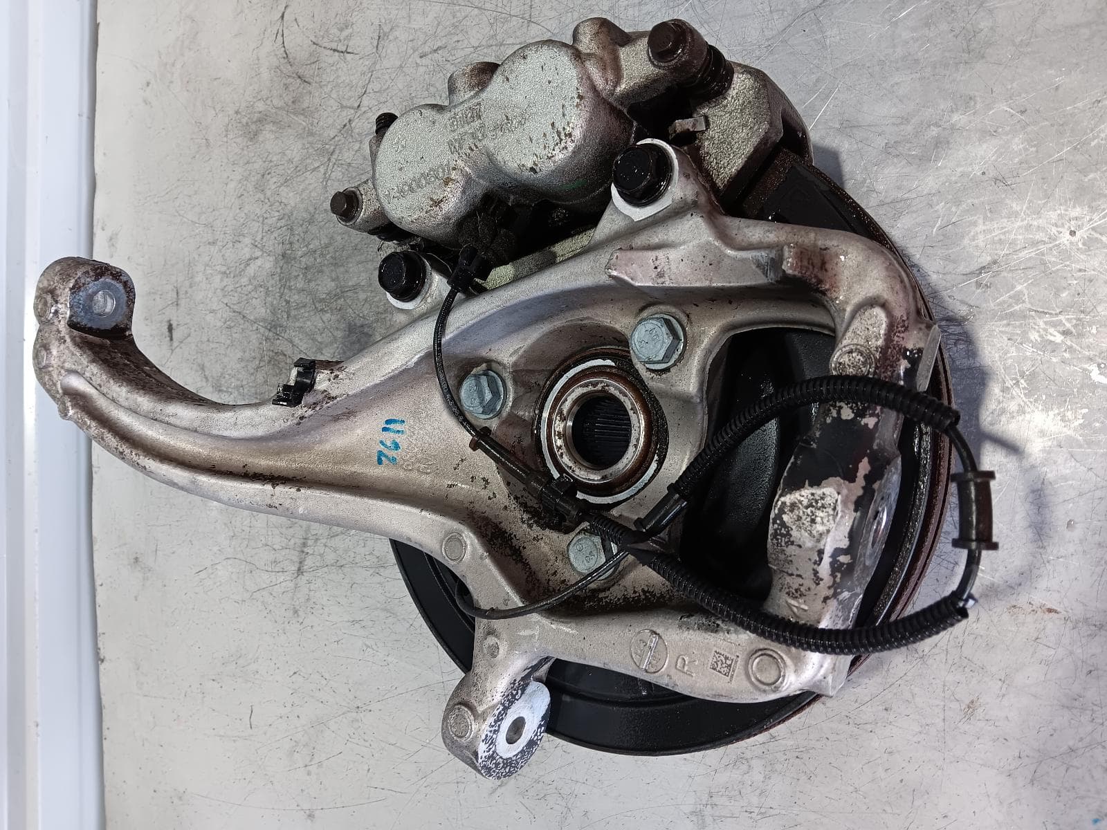 Used auto part listing image: 2019 RAM 1500 RIGHT FRONT HUB ASSEMBLY DS, 01/16-12/23 0000368077