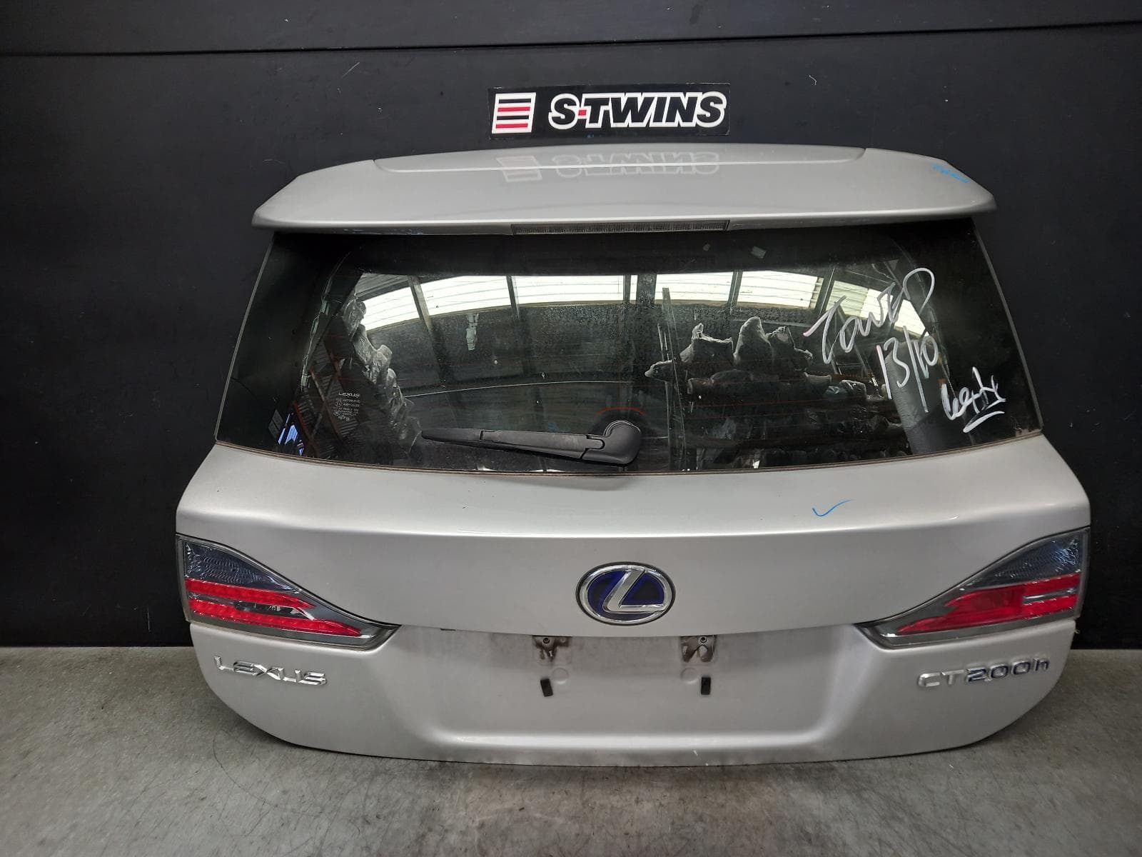 Used auto part listing image: 2011 LEXUS CT200H BOOTLID TAILGATE TAILGATE, ZWA10, W/ REVERSE CAMERA TYPE, 12/10- 0000368920