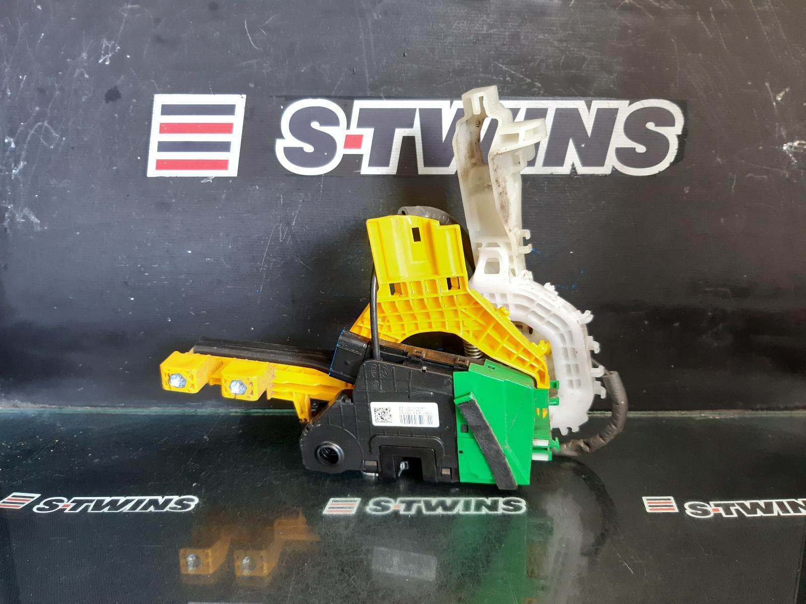 Used auto part listing image: 2020 HYUNDAI I30 DOOR BOOT GATE LOCK RIGHT FRONT DOOR LOCK, PD, HATCH (S. KOREA VIN KMHH), GO/ACTIVE/ELITE/SR, 03/17-12/23 0000368854