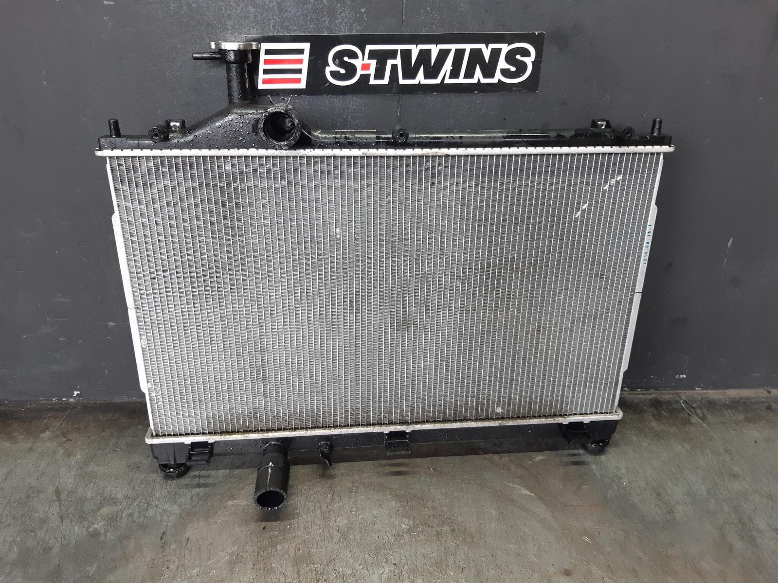 Used auto part listing image: 2014 MITSUBISHI OUTLANDER RADIATOR AUTO/MANUAL, PETROL, ZJ-ZL, 10/12-07/21 0000369076