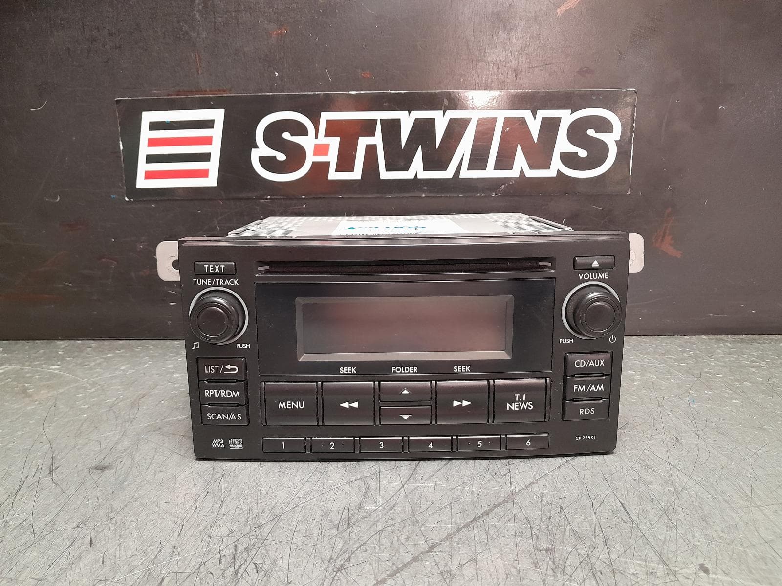Used auto part listing image: 2012 SUBARU FORESTER CD PLAYER, CP225K1, 02/08-08/12 0000369468