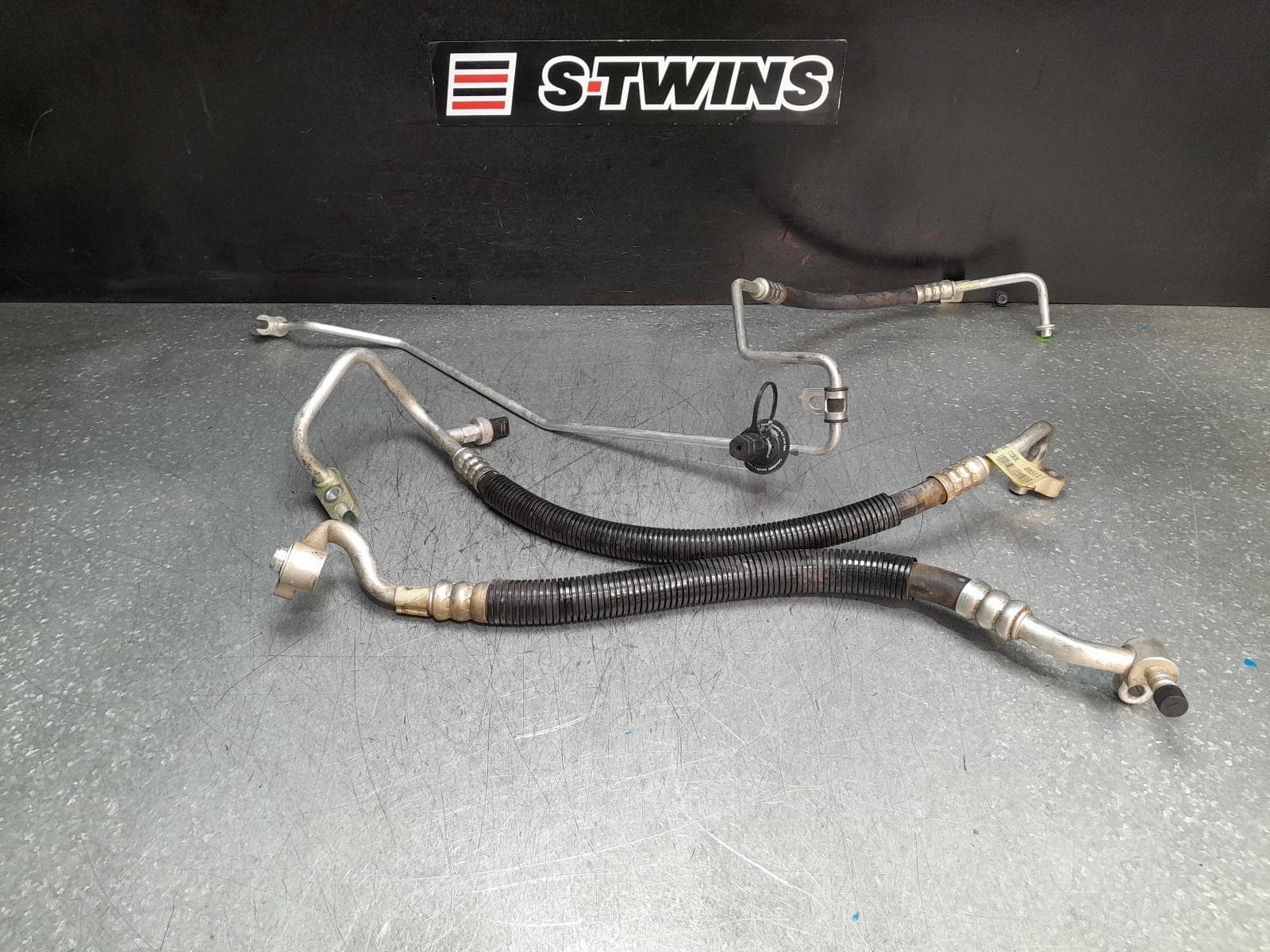 Used auto part listing image: 2013 JEEP GRANDCHEROKEE A C HOSES DIESEL, 3.0, UNDER BONNET SET, WK, 04/13-02/22 0000370402