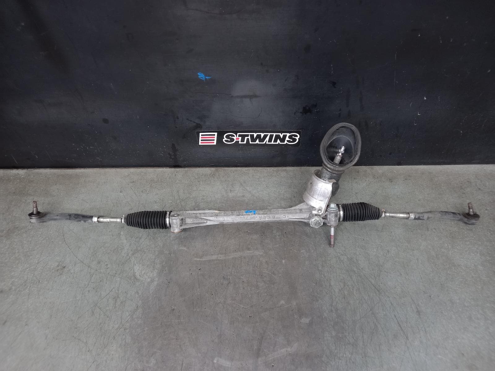 Used auto part listing image: 2016 TOYOTA RAV4 STEERING BOX RACK ZSA42R, 2.0, PETROL, GX, 12/12-12/18 0000370831