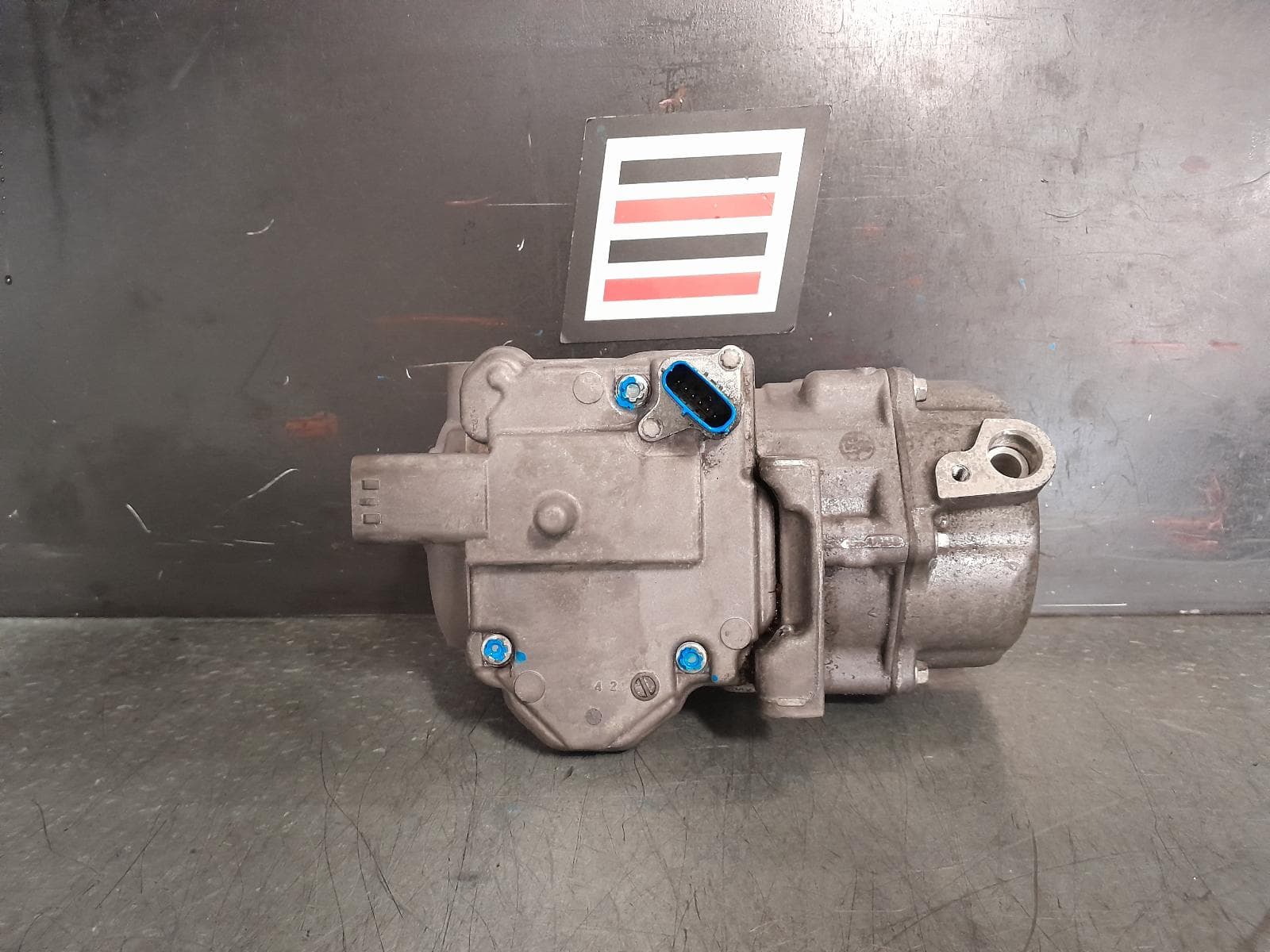 Used auto part listing image: 2011 LEXUS CT200H A C COMPRESSOR ZWA10, 1.8, 2ZR-FXE, 12/10- 0000369109