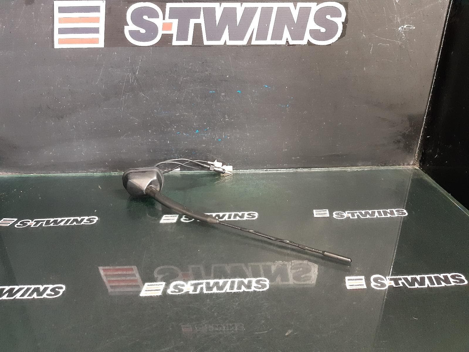 Used auto part listing image: 2017 MITSUBISHI LANCER ANTENNA CF, 11/15-12/17 0000369177