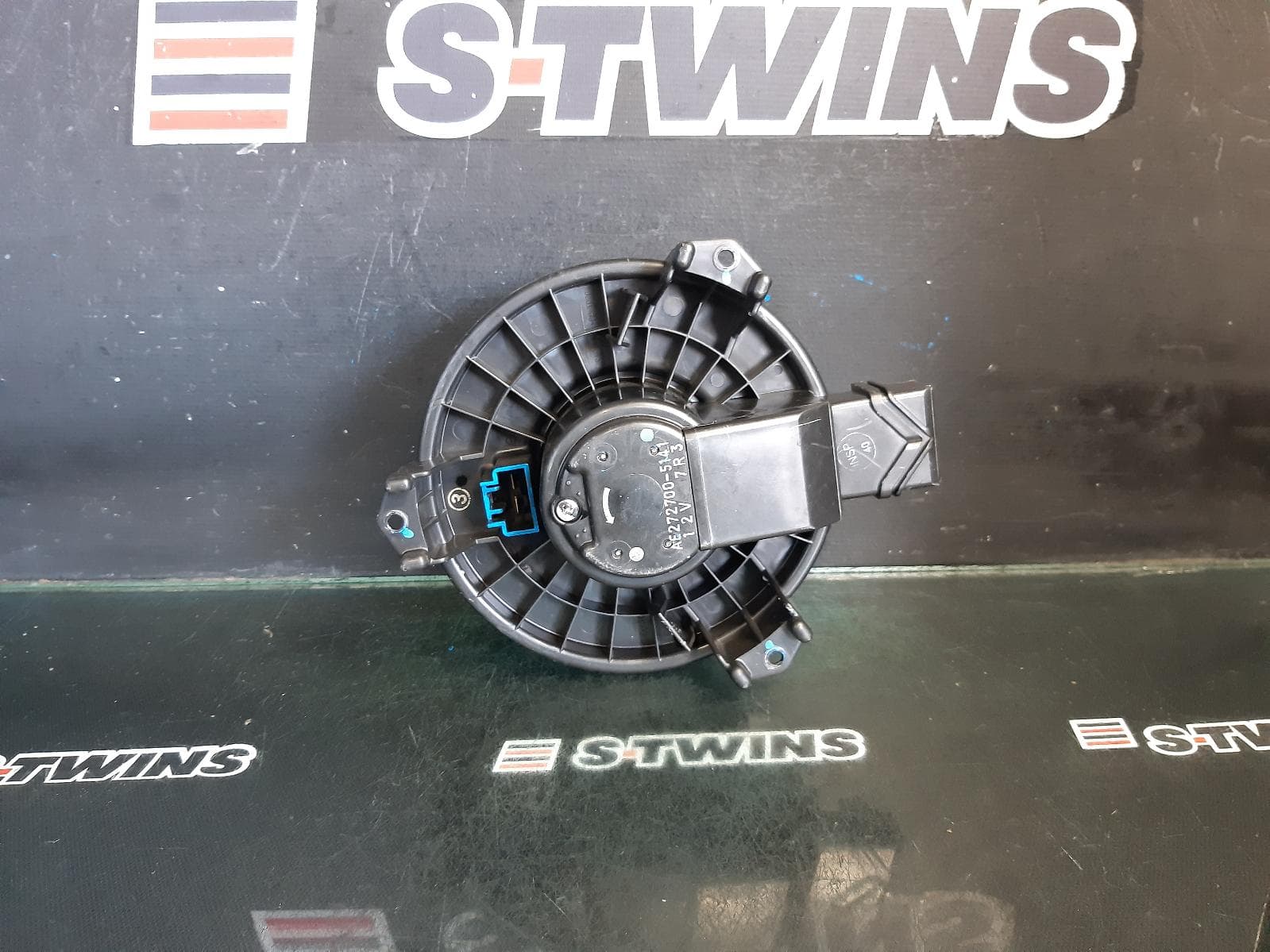 Used auto part listing image: 2014 TOYOTA COROLLA HEATER FAN MOTOR ZRE172R, NON CLIMATE TYPE, 12/13-06/19 0000369153