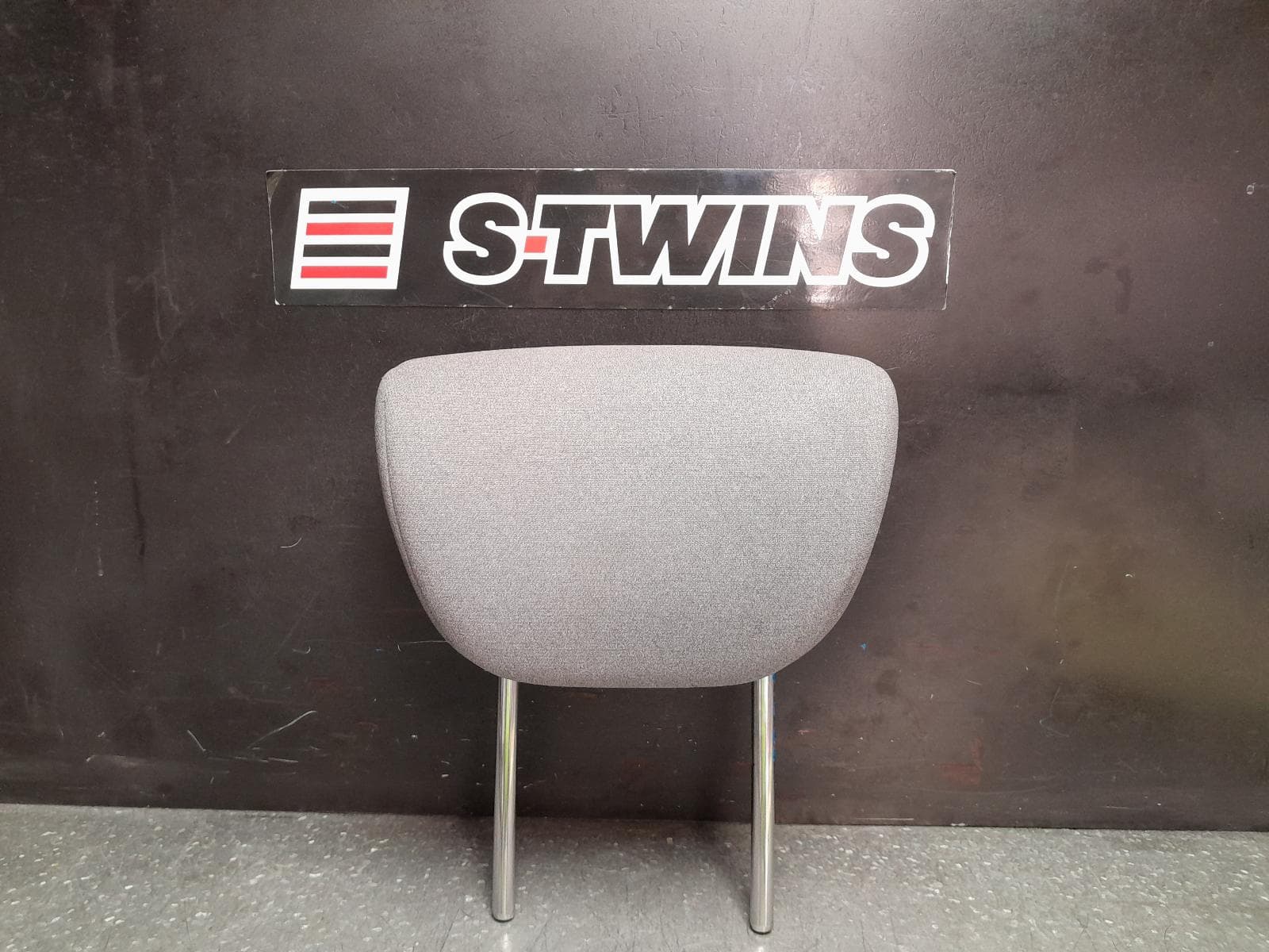 Used auto part listing image: 2019 HYUNDAI ILOAD/IMAX HEADREST CENTRE REAR 2ND ROW, TQ, IMAX, CLOTH, 11/07-03/21 0000369254