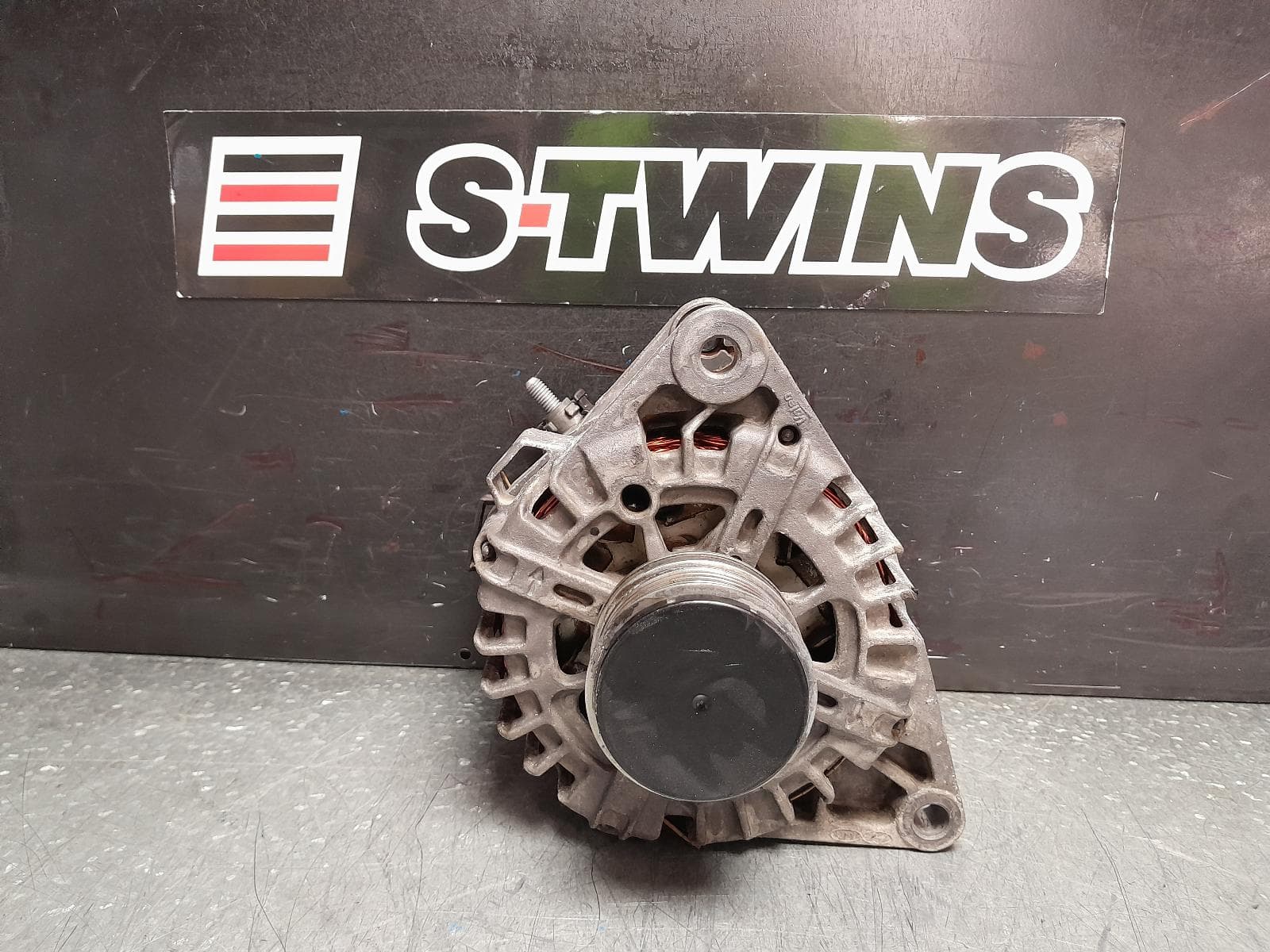 Used auto part listing image: 2016 HYUNDAI I30 ALTERNATOR DIESEL, 1.6, D4FB, TURBO, MANUAL T/M, GD, 04/15-02/17 0000369535