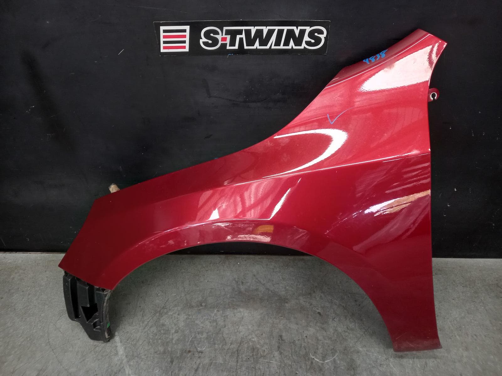 Used auto part listing image: 2011 VOLVO S60/V60 LEFT GUARD S60/V60, F SERIES, 12/10-11/13 0000369813