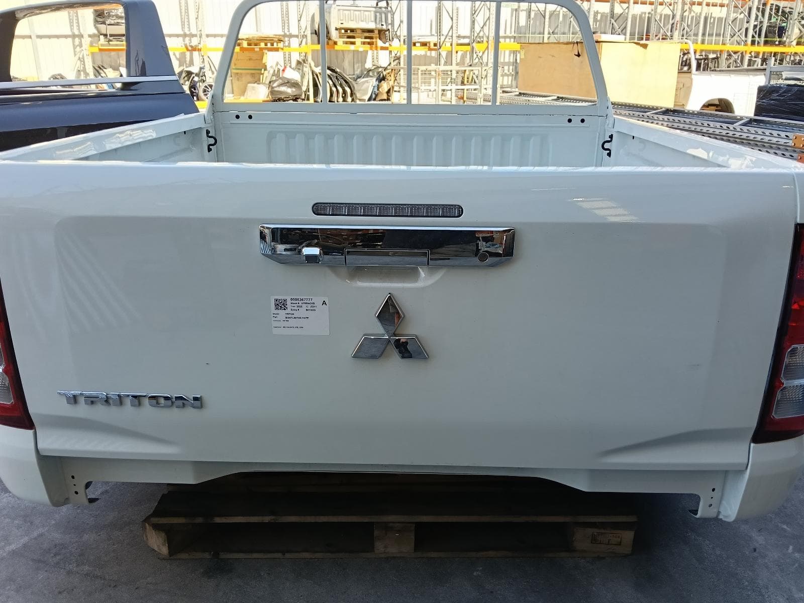 Used auto part listing image: 2025 MITSUBISHI TRITON BOOTLID TAILGATE MV, TAILGATE, UTE, 12/23- 0000367777